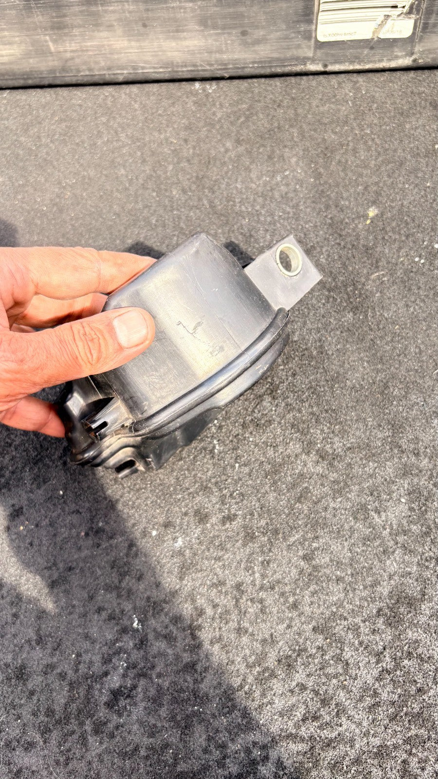 Mazda 3 BK 1.6 MZ-CD Diesel Vacuum Reservoir Tank Canister 2004-2009 109HP