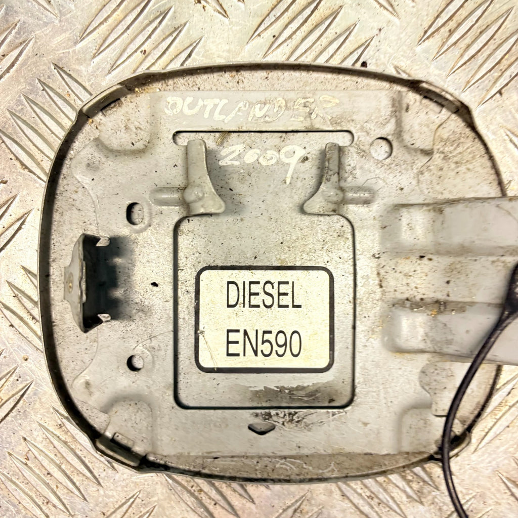2009 MITSUBISHI OUTLANDER FUEL FLAP CAP COVER