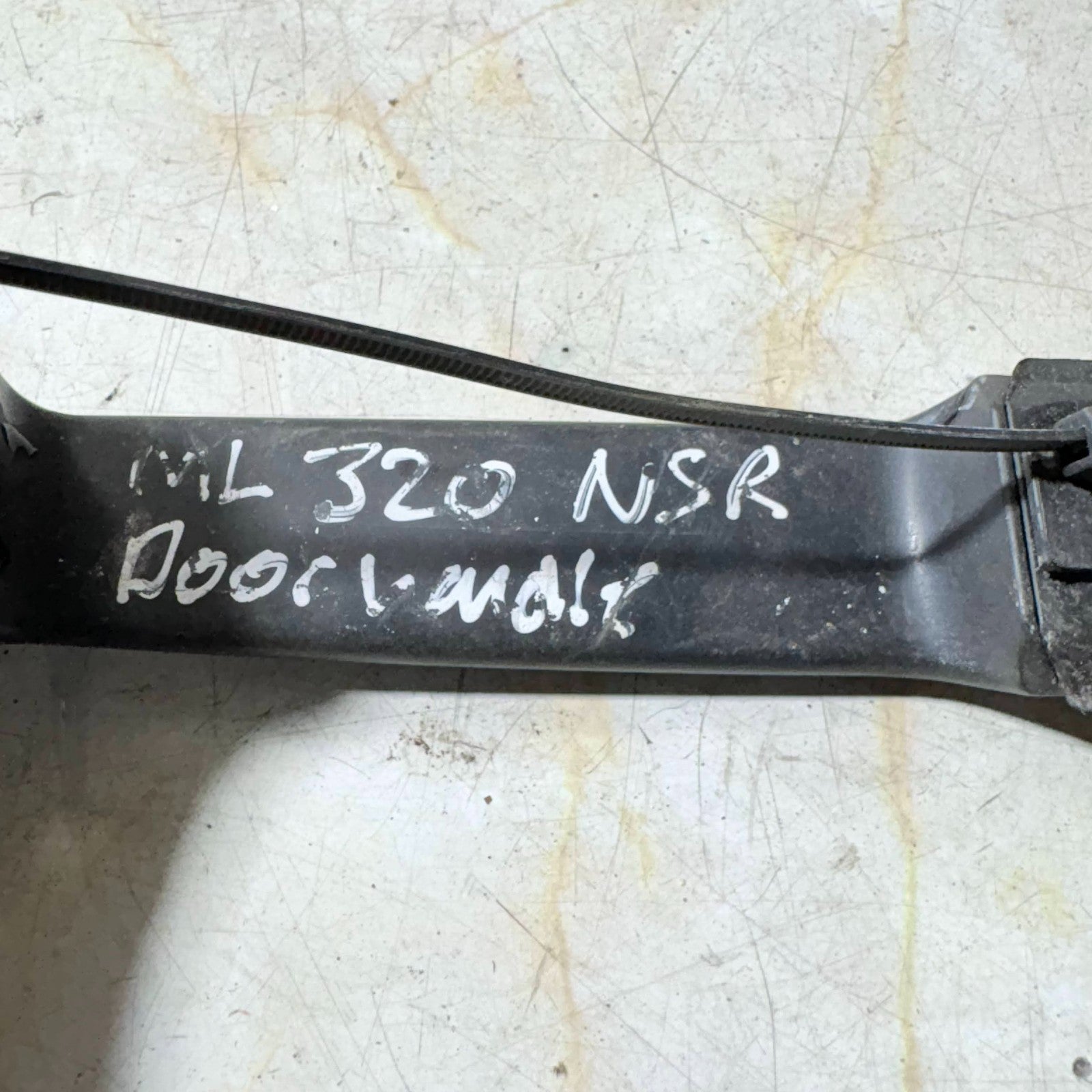 MERCEDES-BENZ ML 320 Rear Left Door Exterior Handle