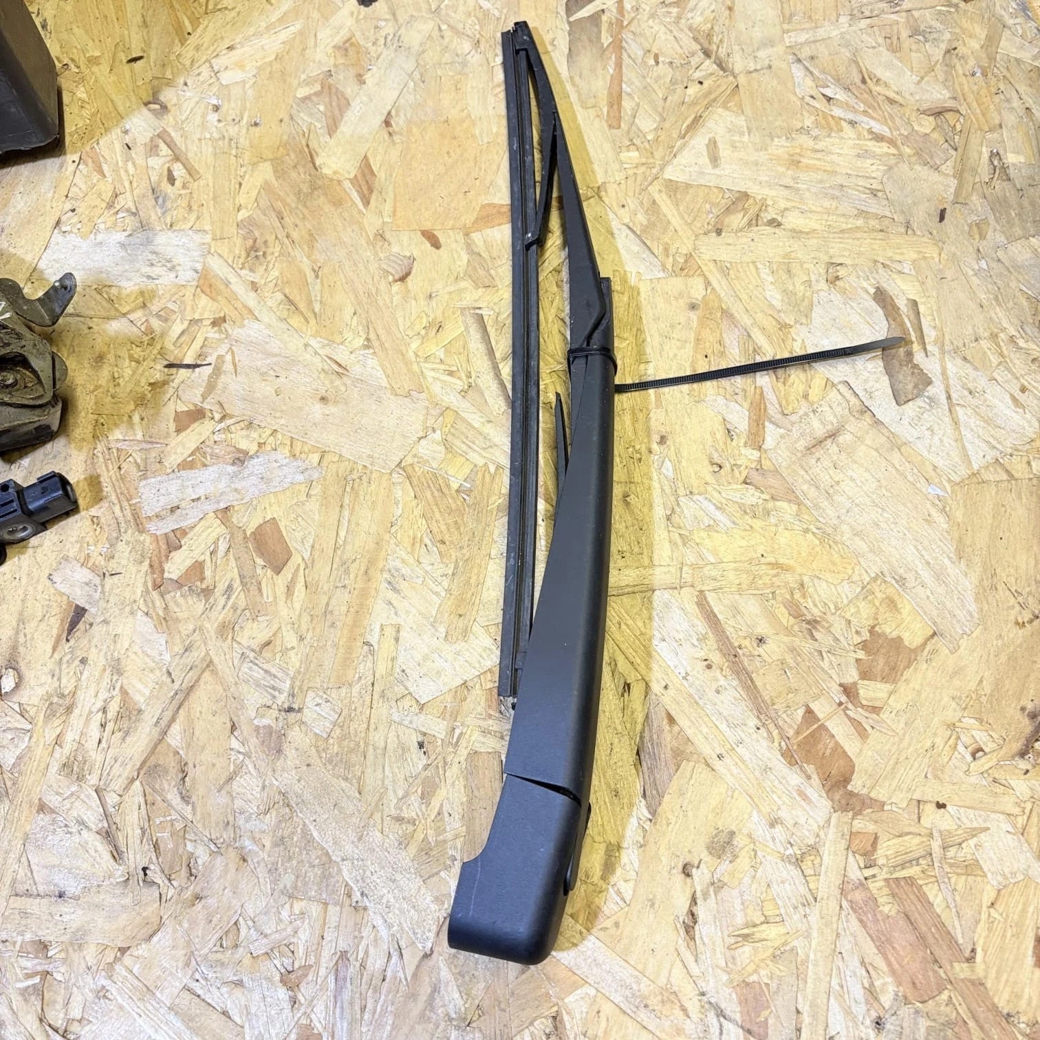 Rear Wiper Arm & Blade for Citroen C4 2004-2011 & Toyota Auris 06-12 8524142070