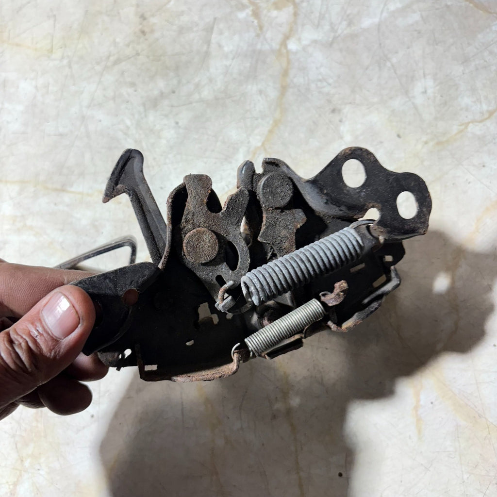 Nissan Juke 2011 BONNET LOCK HOOD CATCH