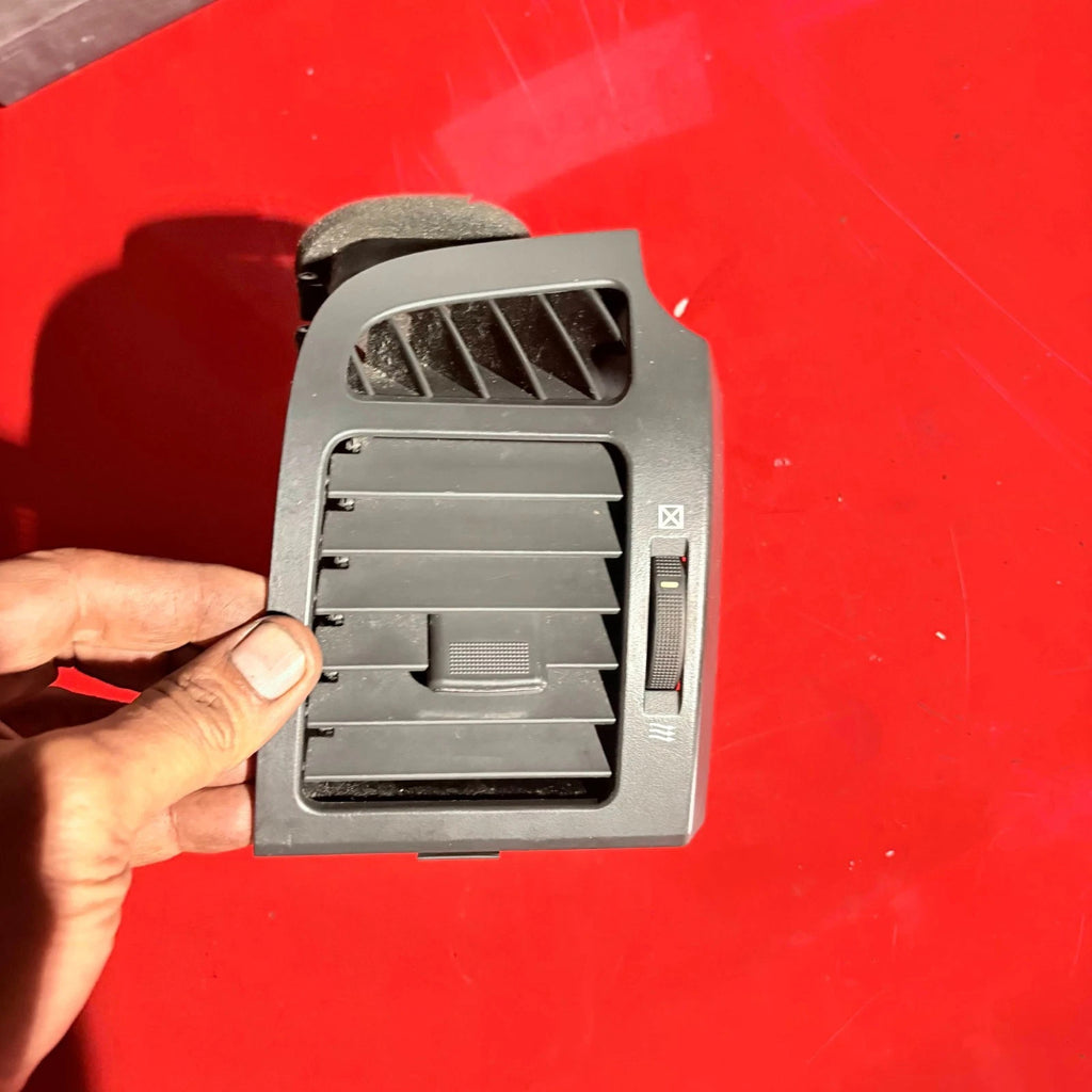 2010 CHEVROLET CAPTIVA DASHBOARD AIR VENT FRONT RIGHT DRIVER SIDE
