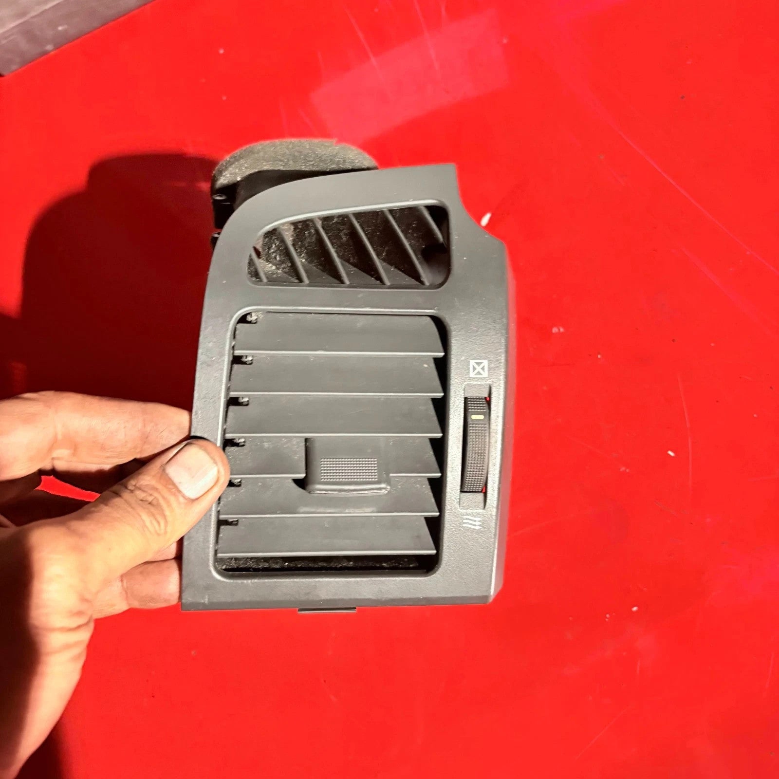 2010 CHEVROLET CAPTIVA DASHBOARD AIR VENT FRONT RIGHT DRIVER SIDE