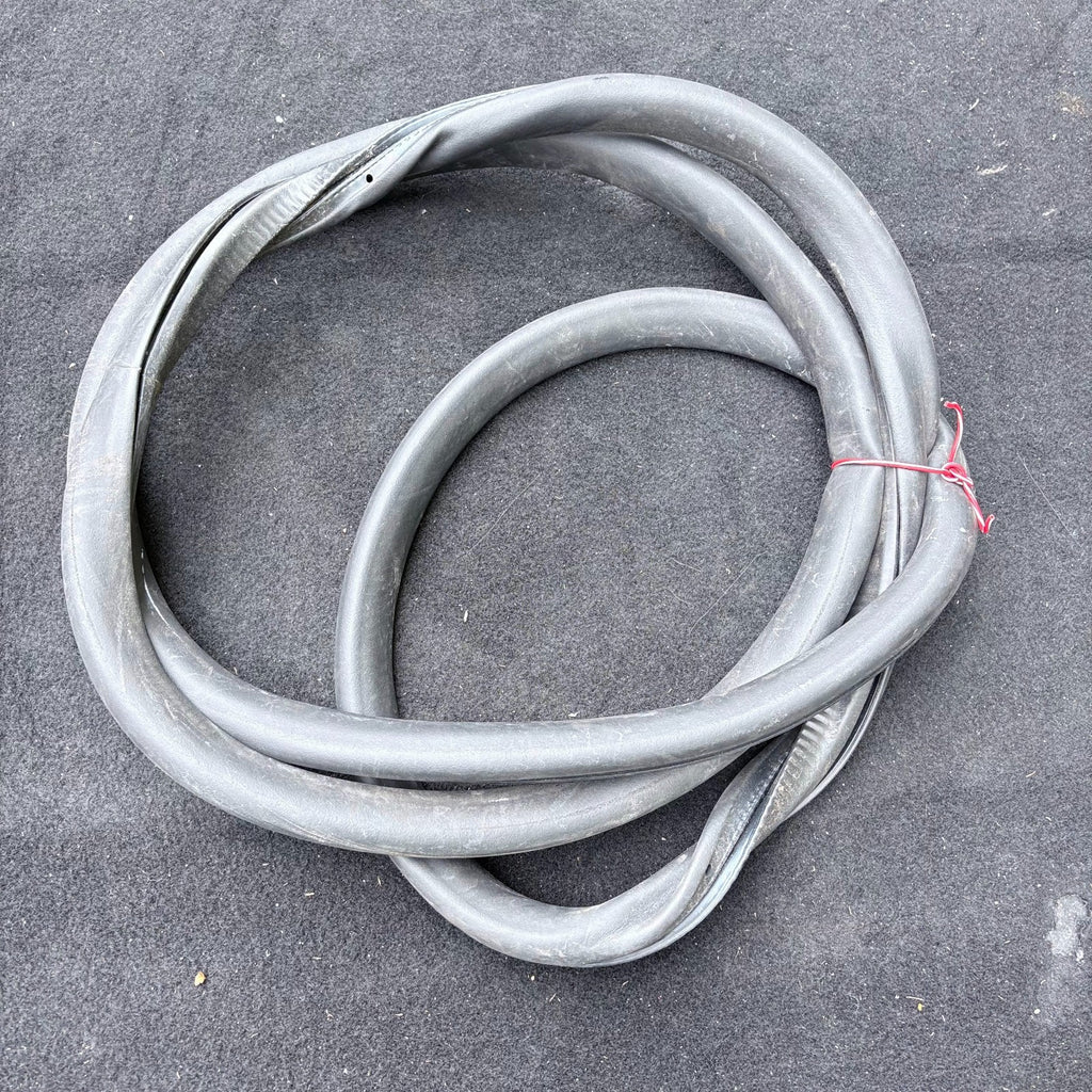 VW PASSAT B6 B7 ESTATE 2005-2015 REAR LEFT N/S REAR DOOR RUBBER SEAL 3C9867913B