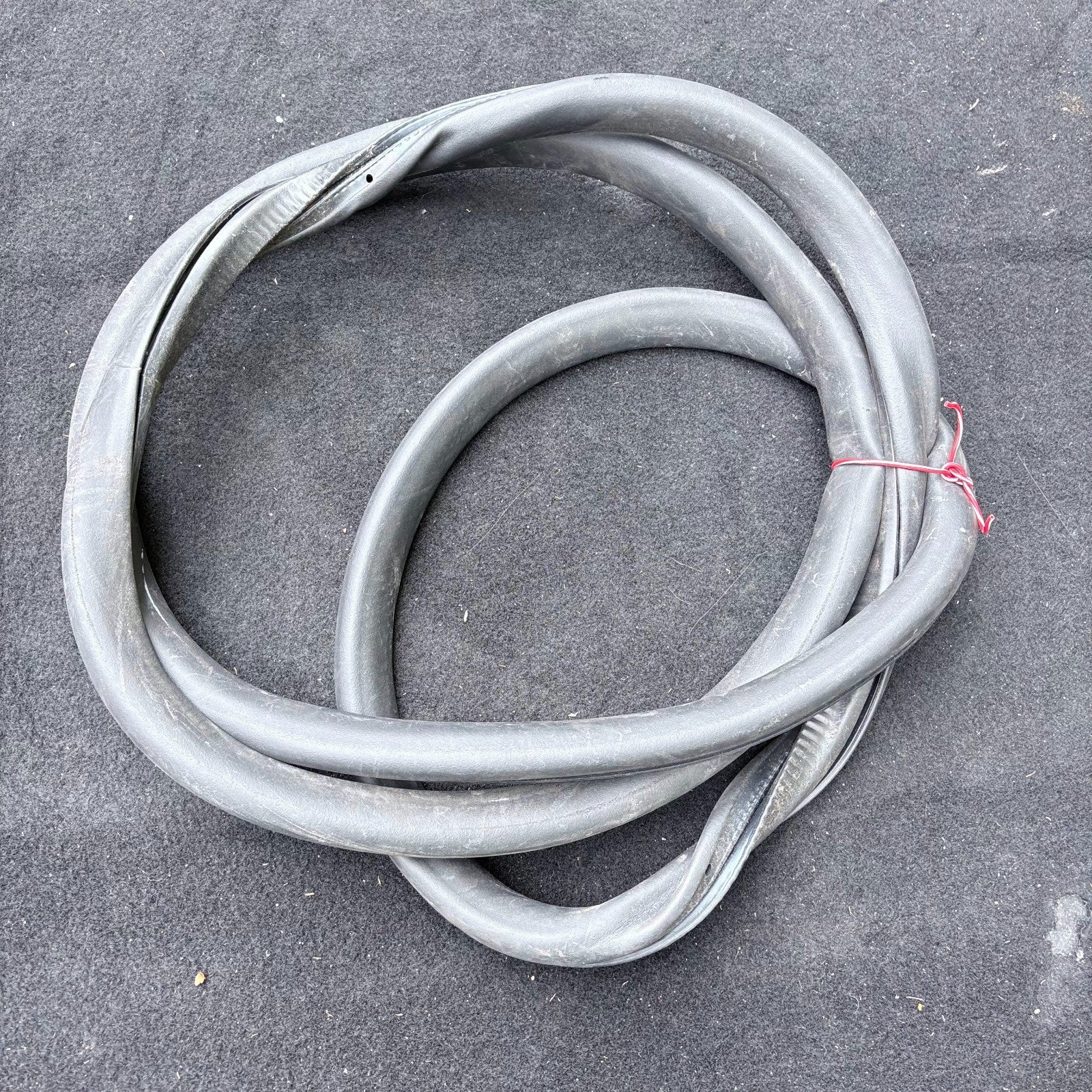VW PASSAT B6 B7 ESTATE 2005-2015 REAR LEFT N/S REAR DOOR RUBBER SEAL 3C9867913B