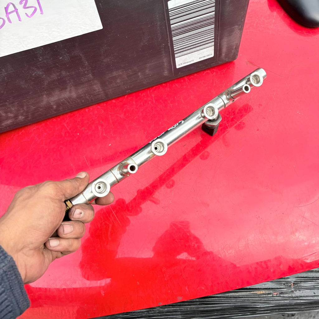 2003-2009 VOLKSWAGEN POLO FUEL RAIL 06K 133 317G