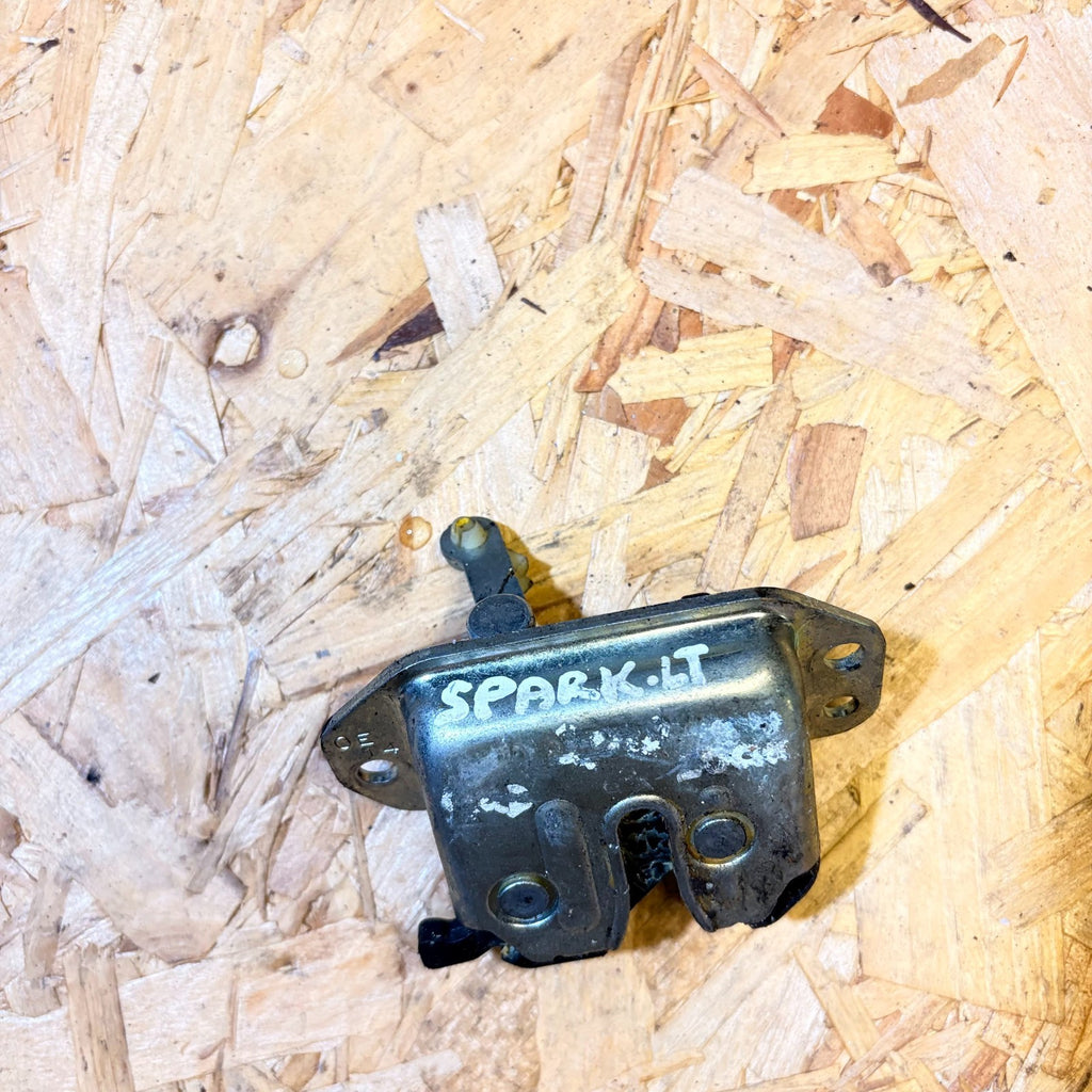 CHEVROLET SPARK LT Mk1 Boot Tailgate Lock Catch
