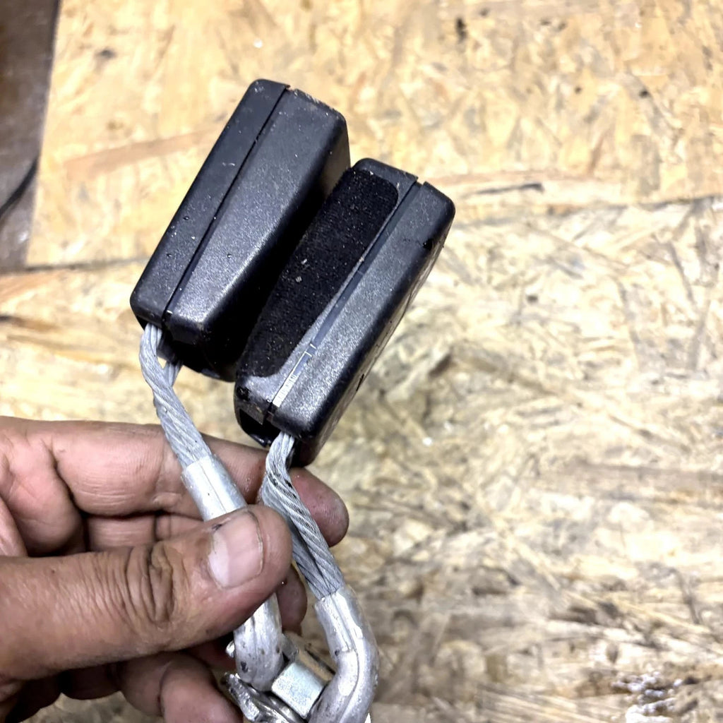 VW PASSAT B7 PASSENGER REAR DOUBLE SEAT BELT BUCKLE CLIP 3AA857739B