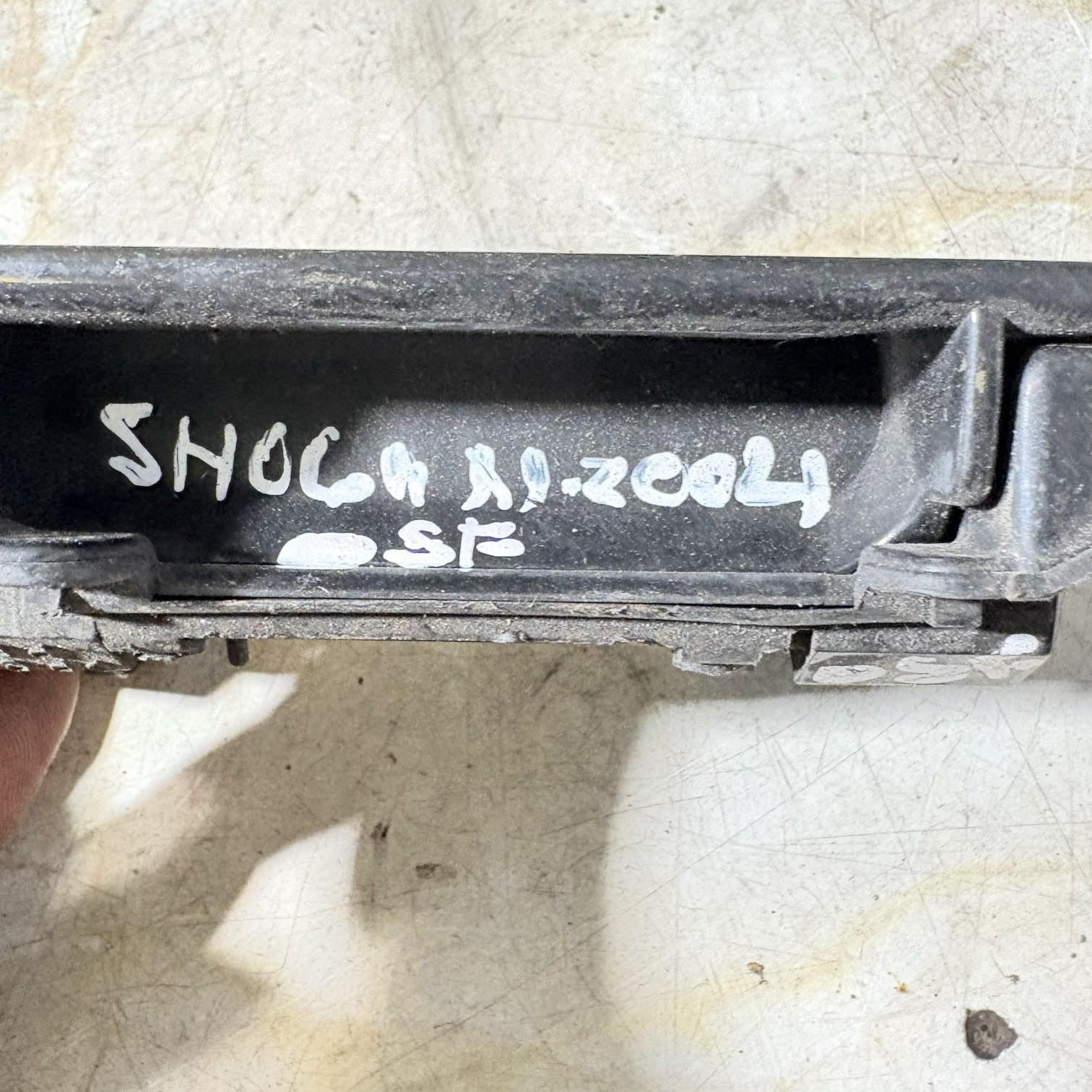 MITSUBISHI SHOGUN PININ EQUIPPE GDI Driver Front EXTERIOR HANDLE (OSF) MR271868