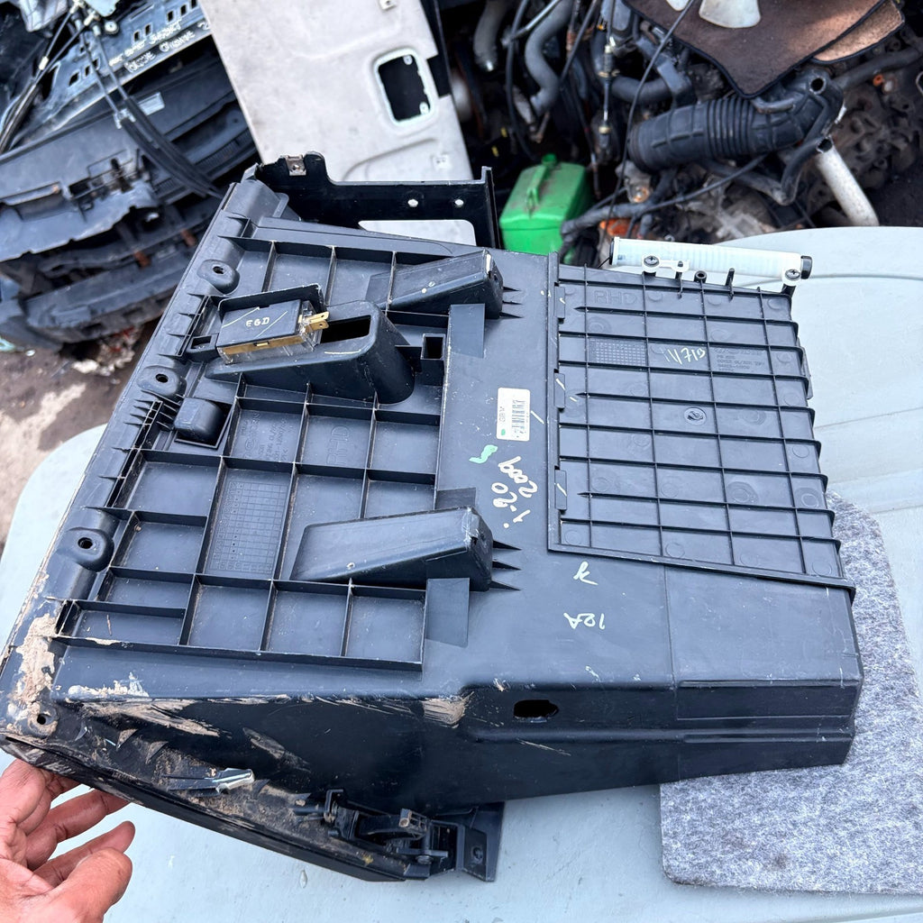 HYUNDAI I20 2009 GLOVE BOX STORAGE COMPARTMENT 84529-1J900