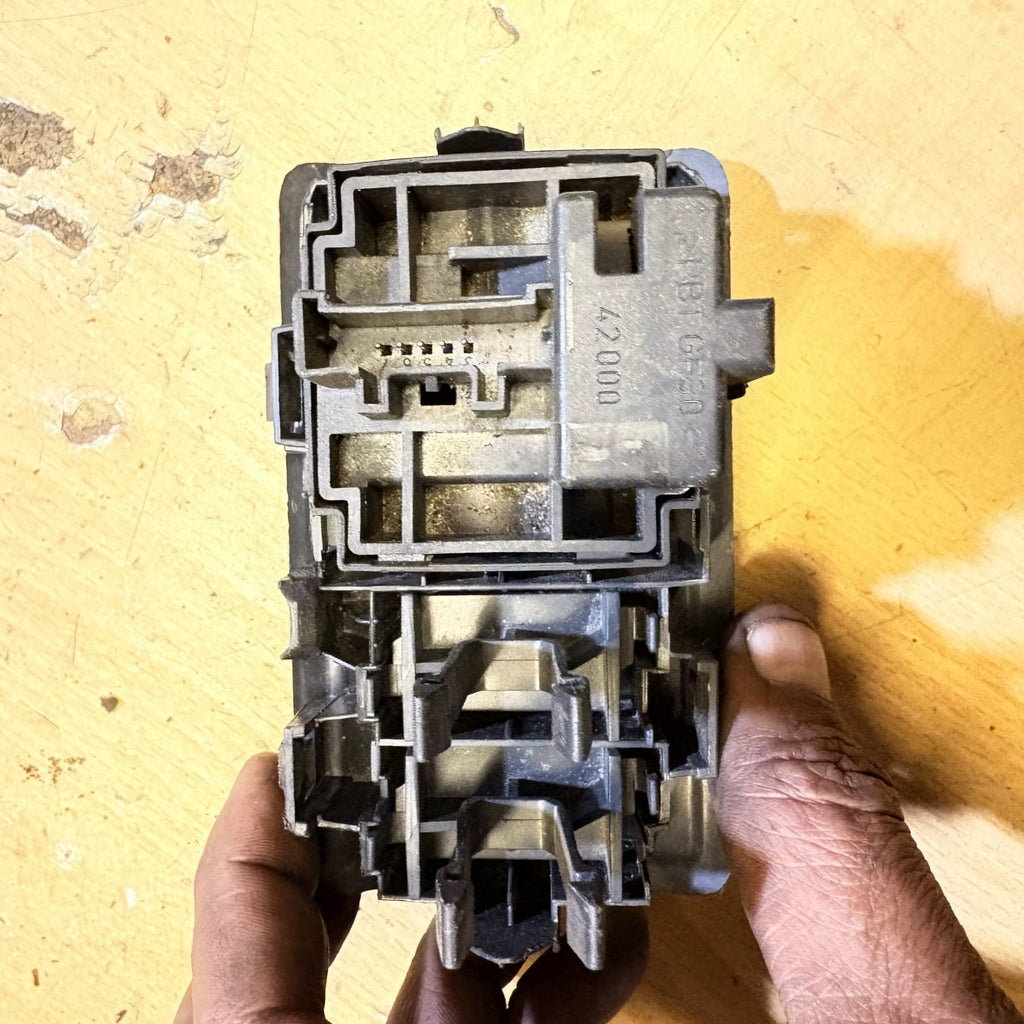 Renault Clio Mk3 2005-12 Headlight Level Dimmer Switch 8200407756 8200407757