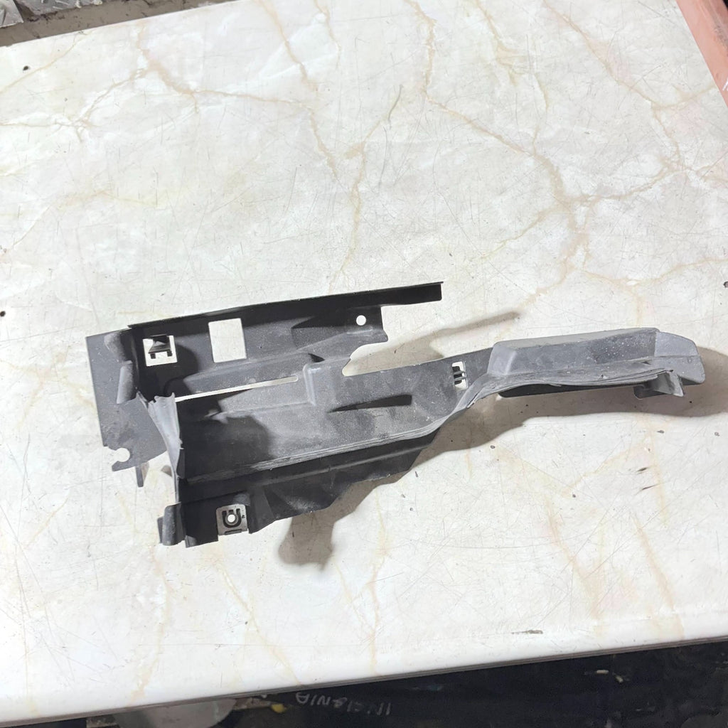 FORD FOCUS BONNET HINGE COVER MK3 FRONT RIGHT BM51A02476AE