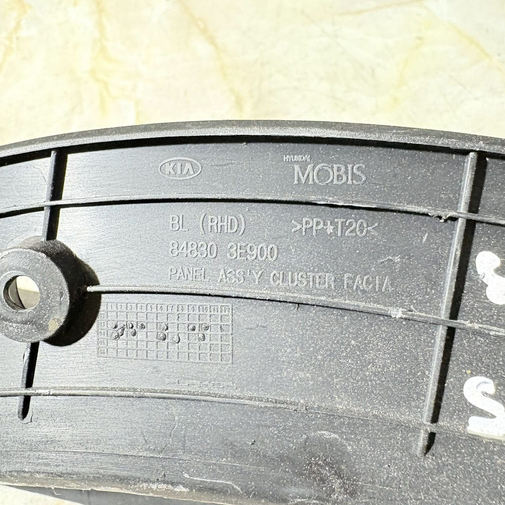 Kia Sorento Speedometer Surround Trim Cover 84830-3E900 2002-2009