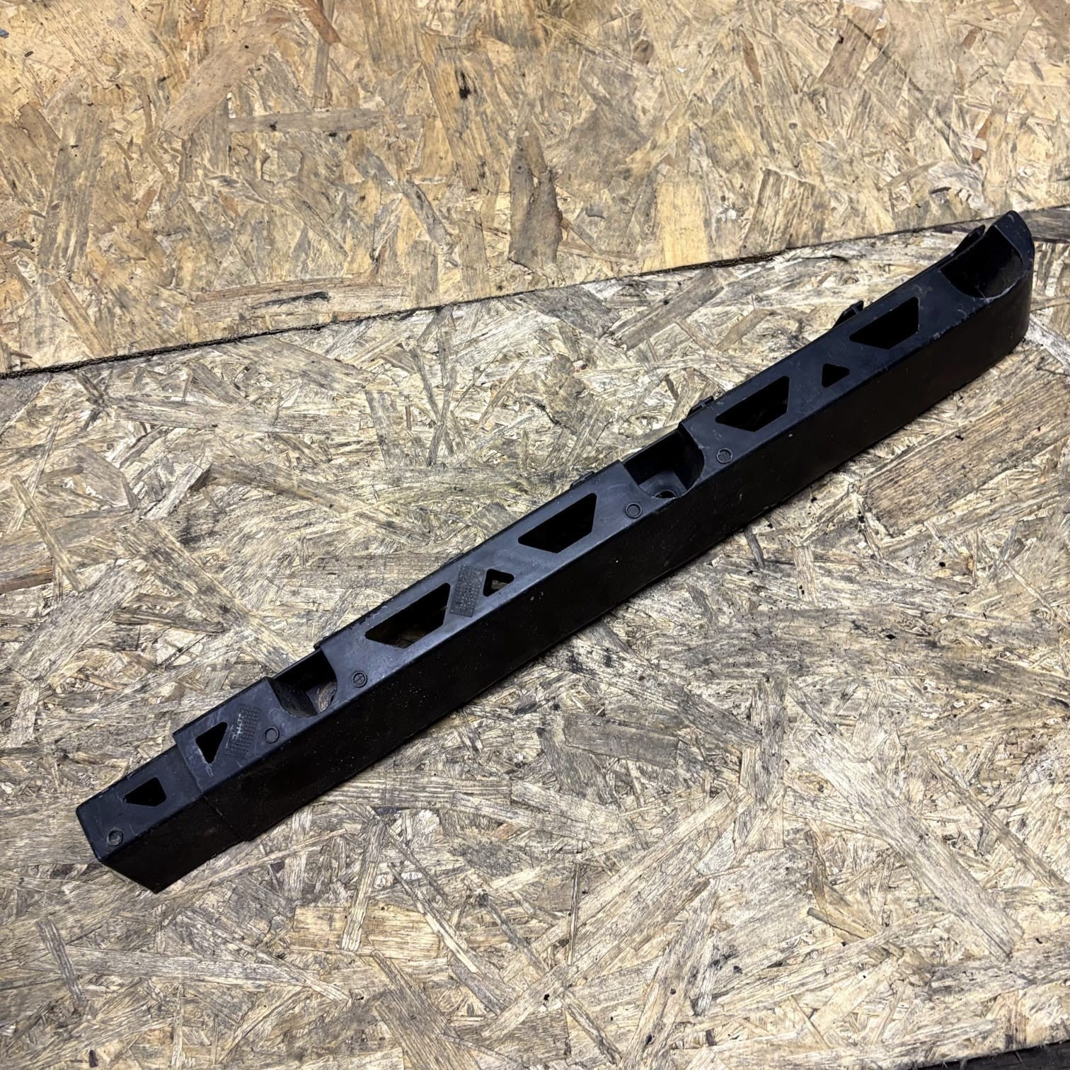 Skoda Fabia Mk2 5J 2007-2014 Rear Bumper Guide Bracket Right OS 5J6807864