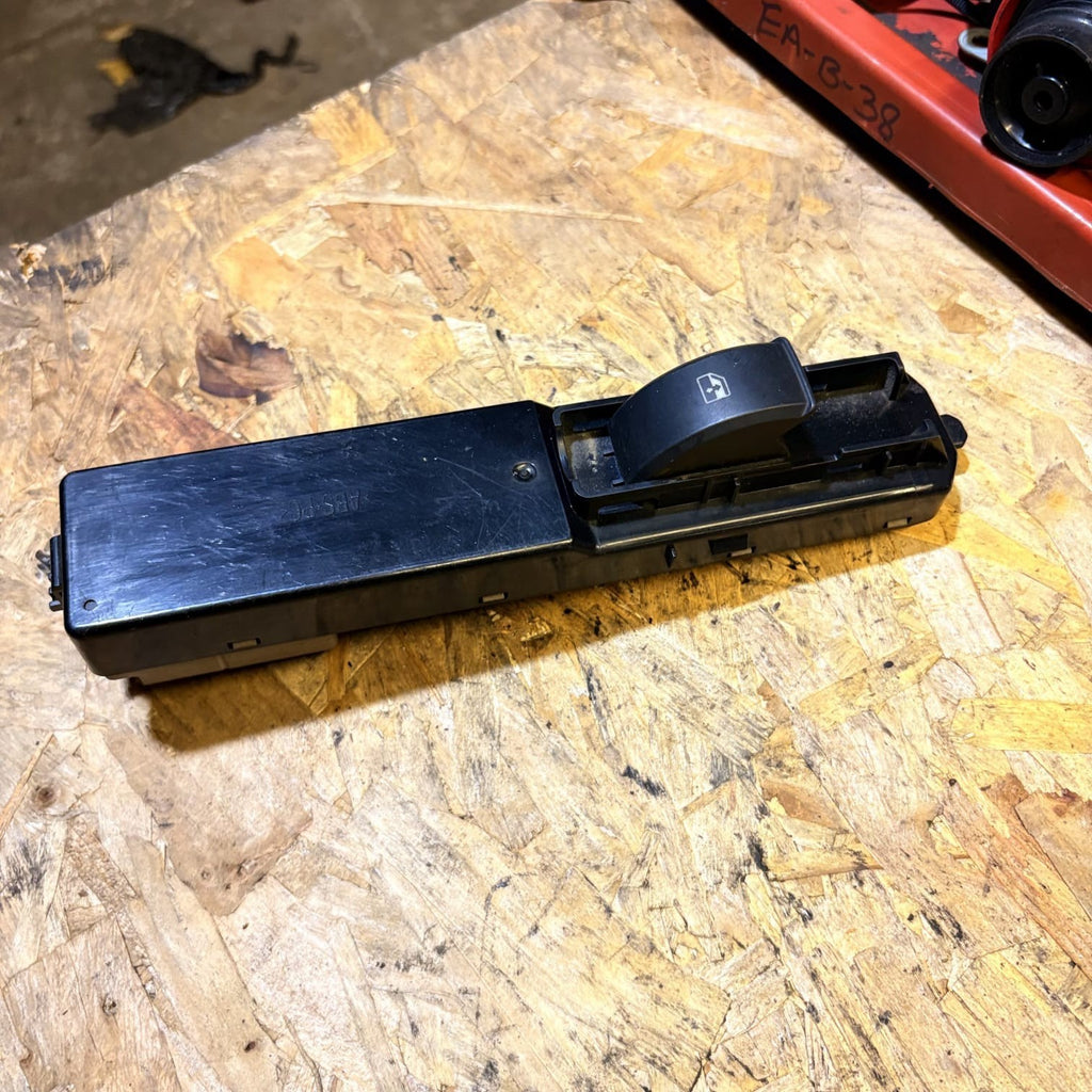 SAAB 9-3 Estate YS3F Passenger Rear Door Window Switch 12758534 2.00 Petrol