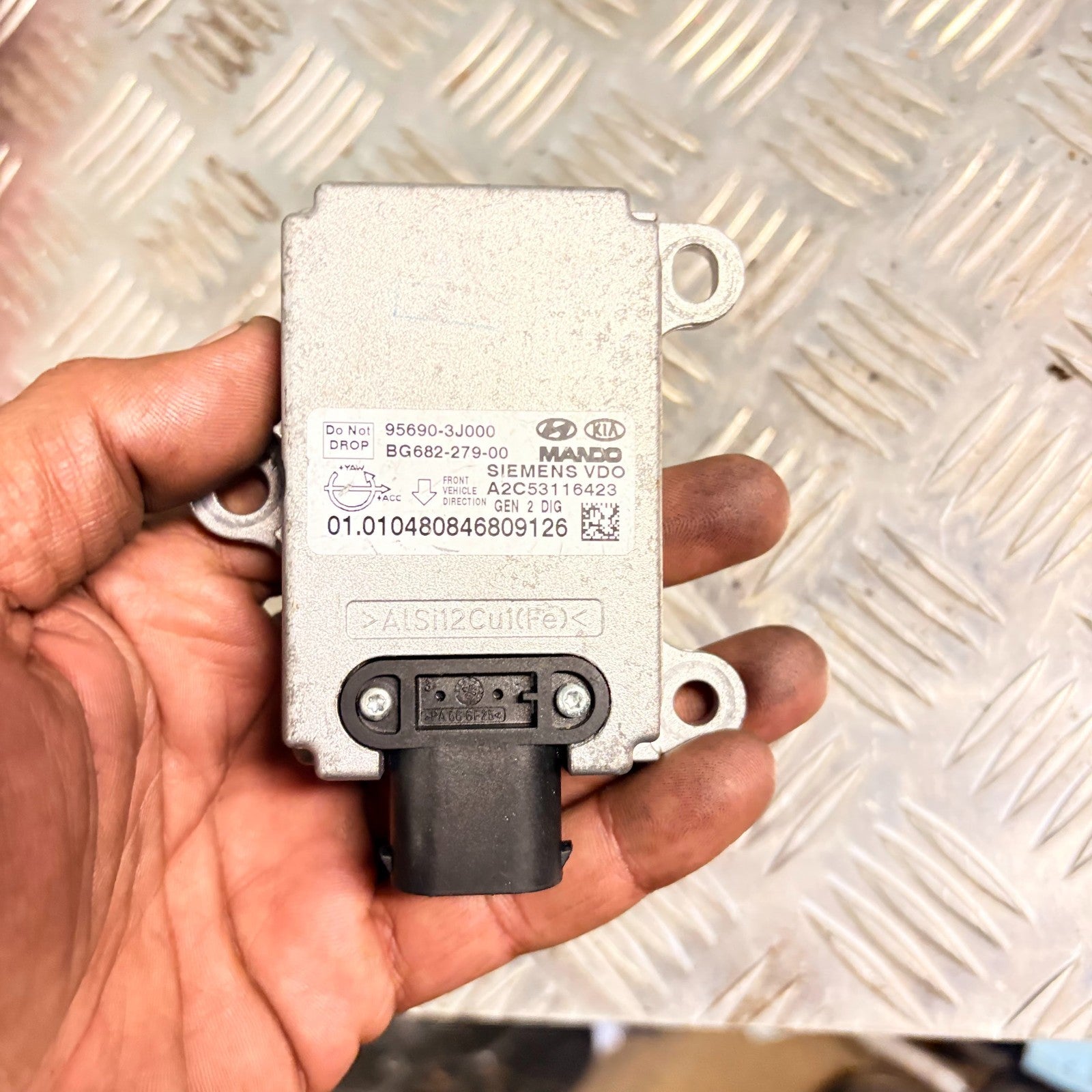 KIA SOUL 2008-14 YAW RATE SENSOR ECU CONTROL MODULE UNIT 95690-3J000