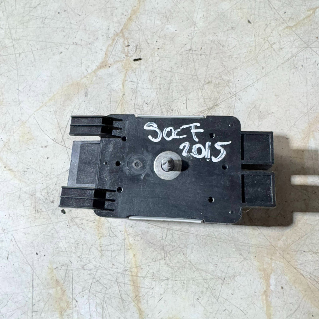 SEAT Leon 5F 2017-2020 AM Aerial Frequency Filter Radio Capacitor 5Q0035570