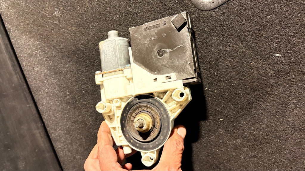 VW Passat B6 3C 05-10 RF Door Window Motor Module 1K0959702P 1K0959792L