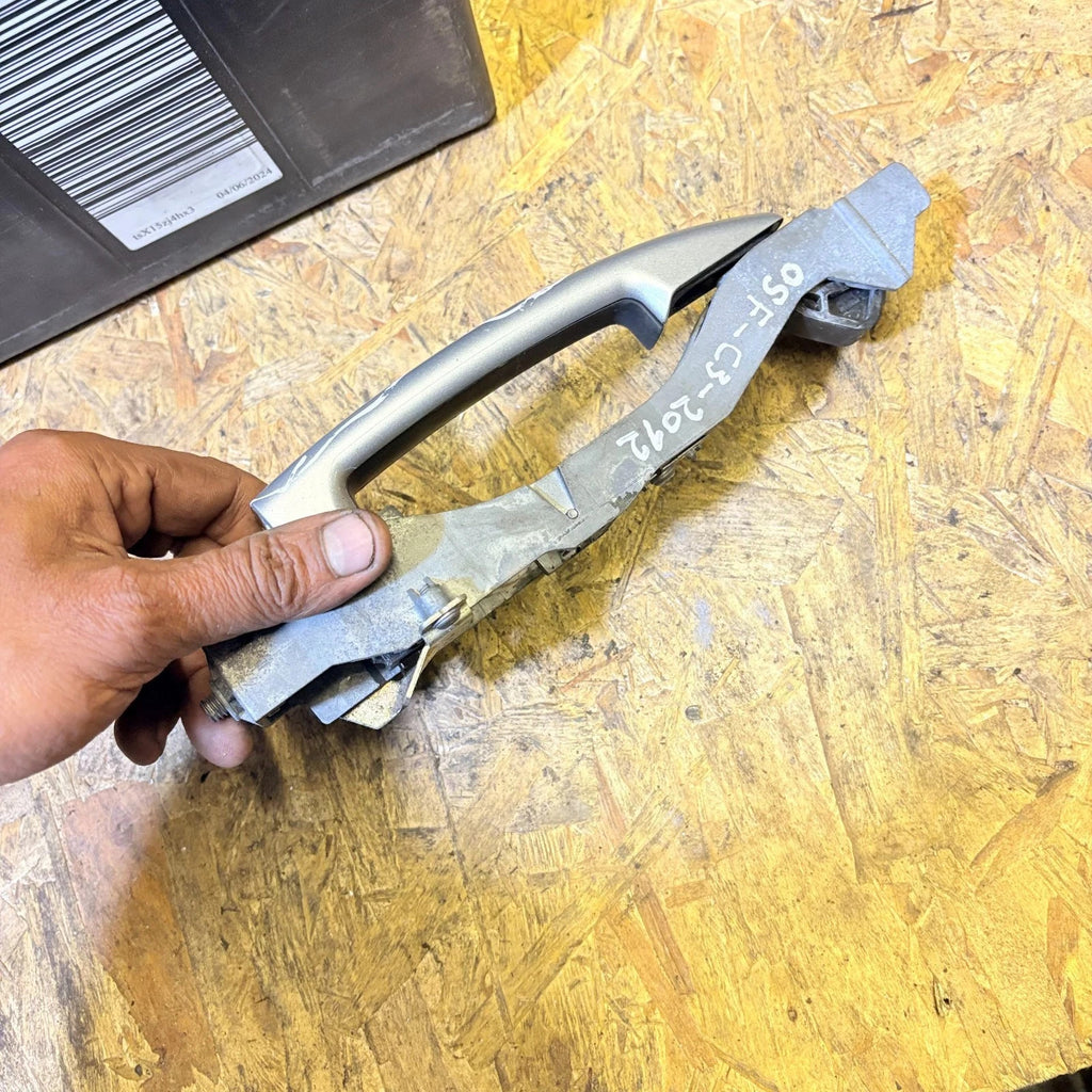 CITROEN C3 DOOR HANDLE DRIVER RIGHT SIDE FRONT 2012