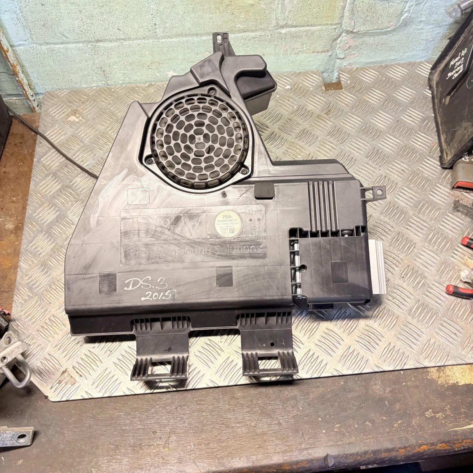 CITROEN DS3 2009-2016 REAR SUBWOOFER SPEAKER & AMPLIFIER 9663991480-05