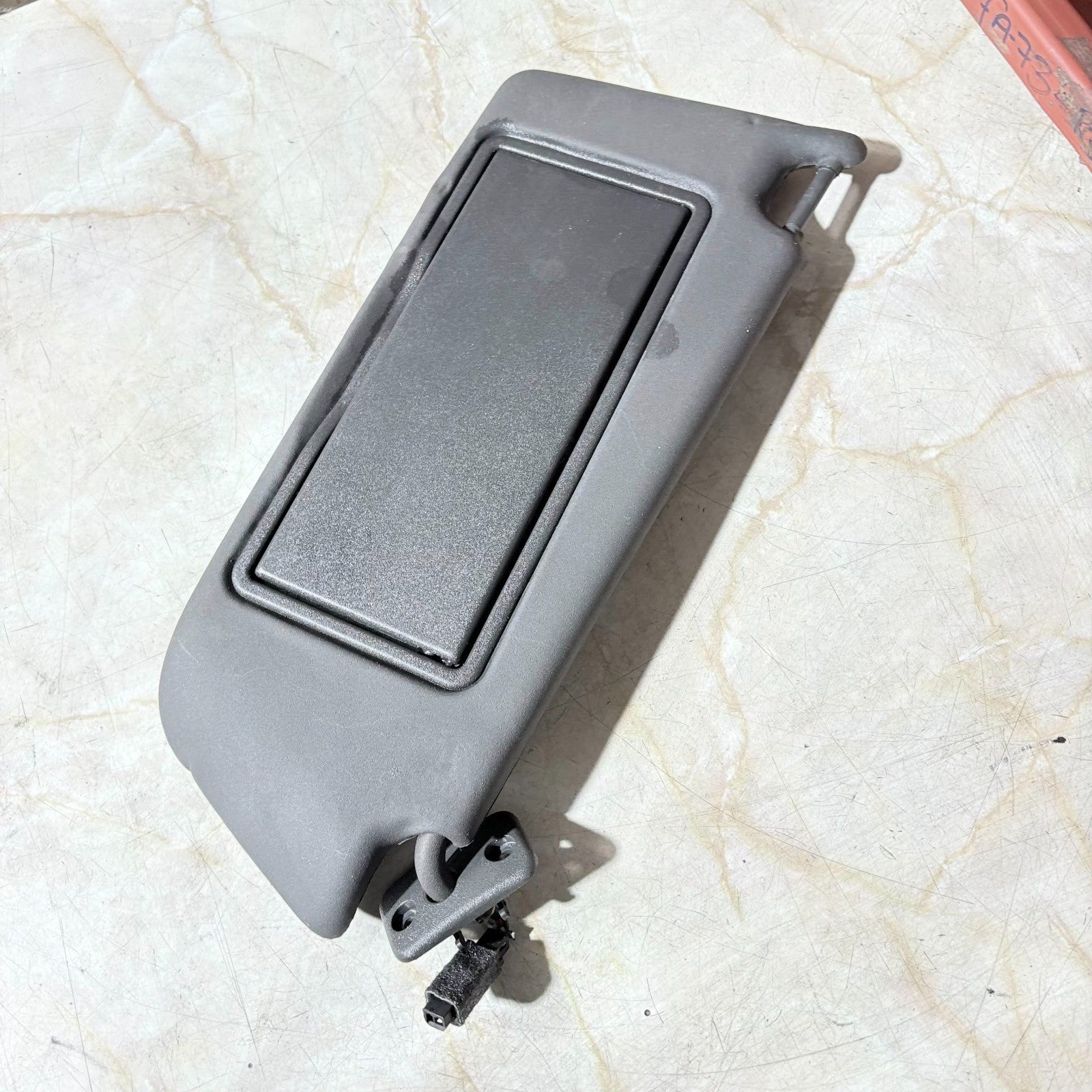 VAUXHALL ASTRA H MK5 5 DOOR SUN VISOR DRIVER SIDE RIGHT OFFSIDE 04-10 13113043
