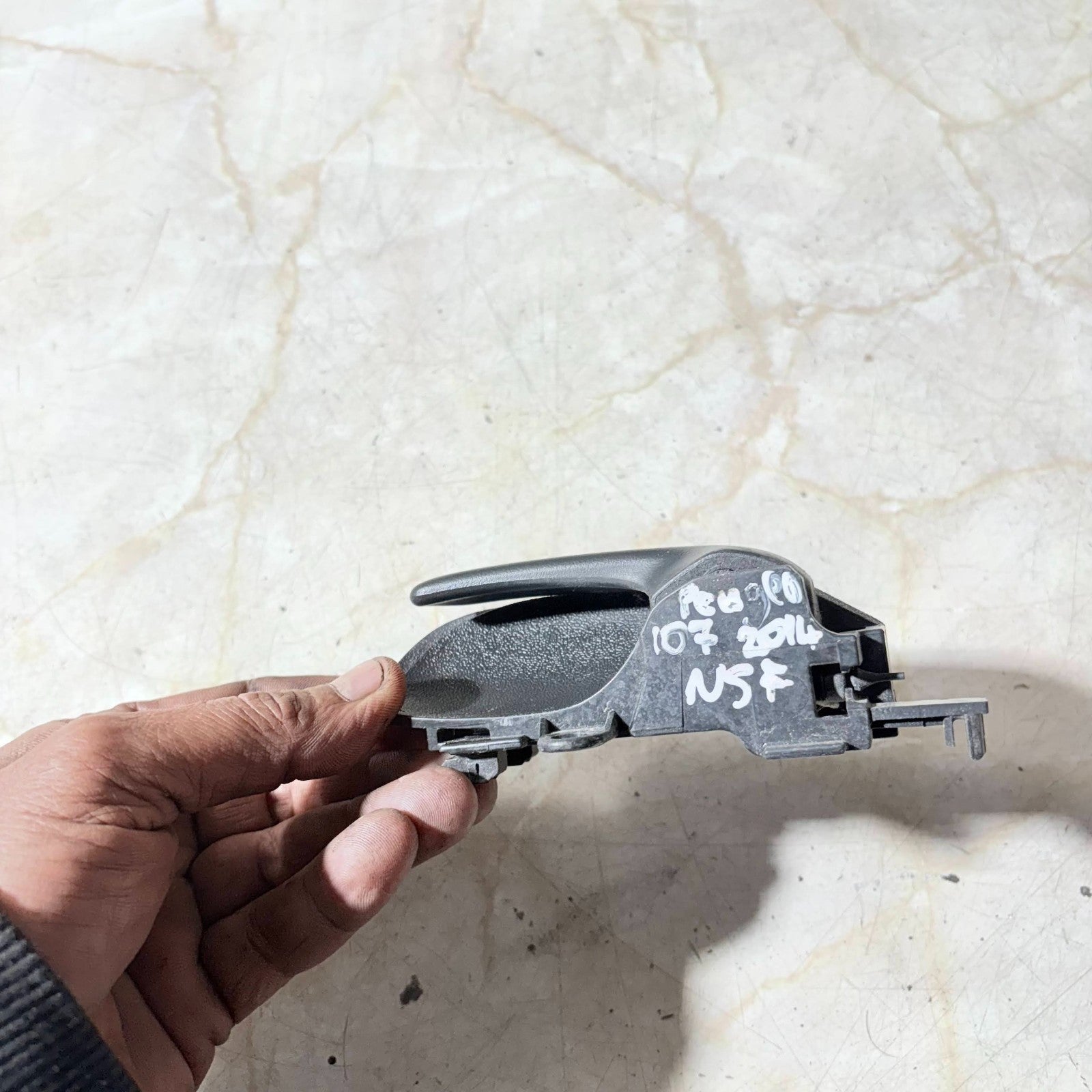 Interior Front Left Passenger Side Interior Door Handle for Peugeot 107 2014