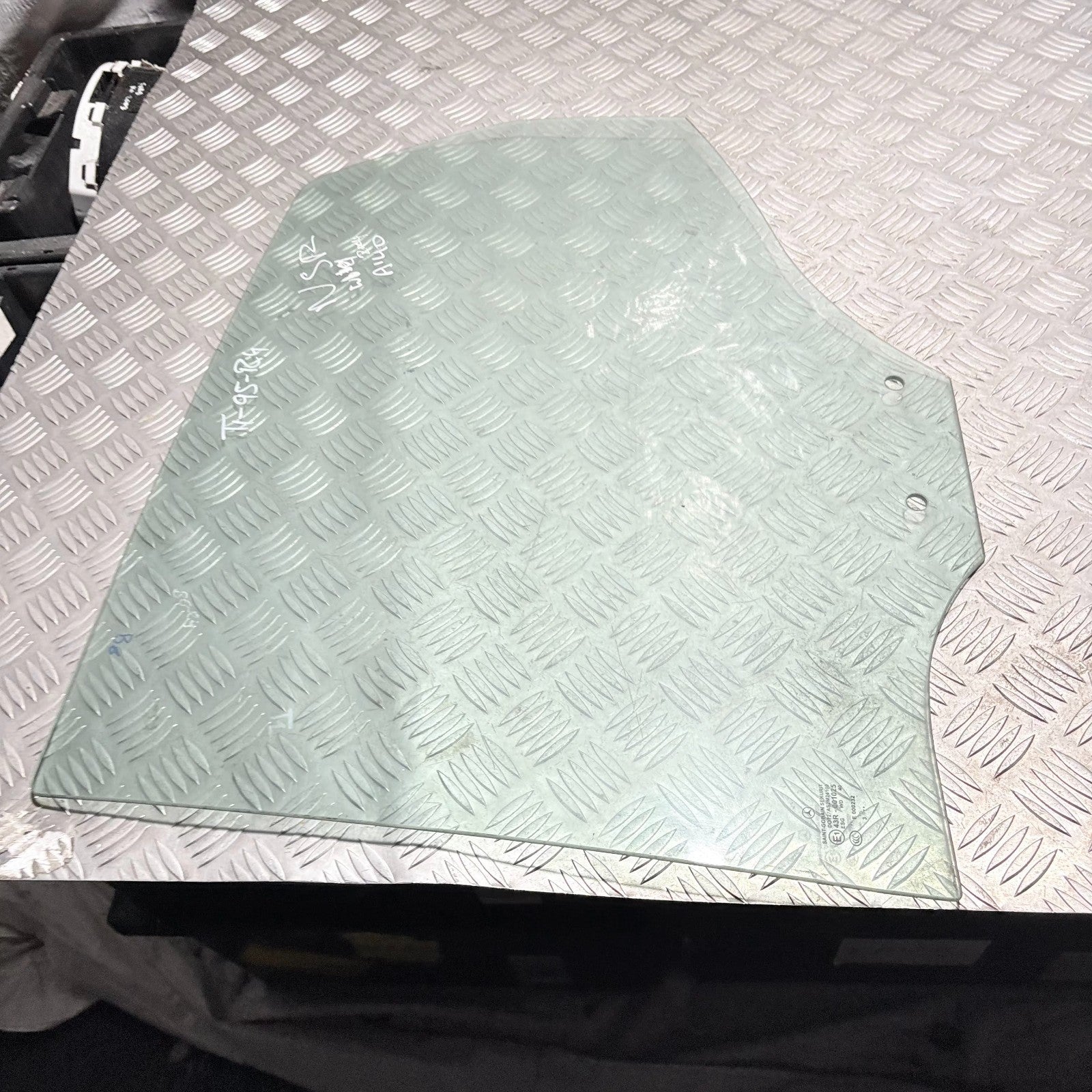 MERCEDES-BENZ A140 1998-2005 LEFT REAR PASSENGER SIDE WINDOW GLASS