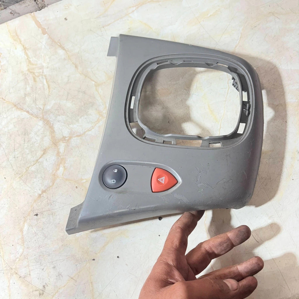 2003-2009 RENAULT GRAND SCENIC MK2 GEAR LEVER SURROUND TRIM GREY 8200141003