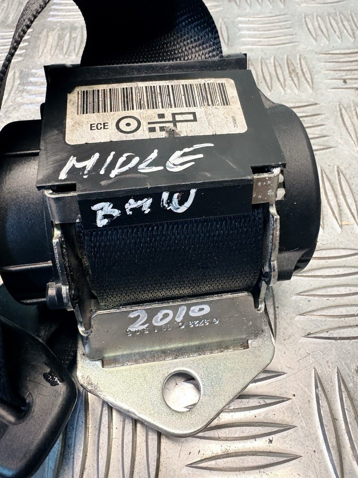 BMW 3 Series E90 (02/2004-12/2011) Rear Centre Seat Belt 72119138234 606091700D
