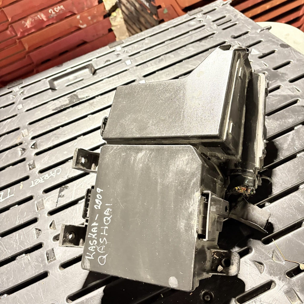 2009 NISSAN QASHQAI FUSE BOX UNDER THE BONNET 319136024 24383JD00A