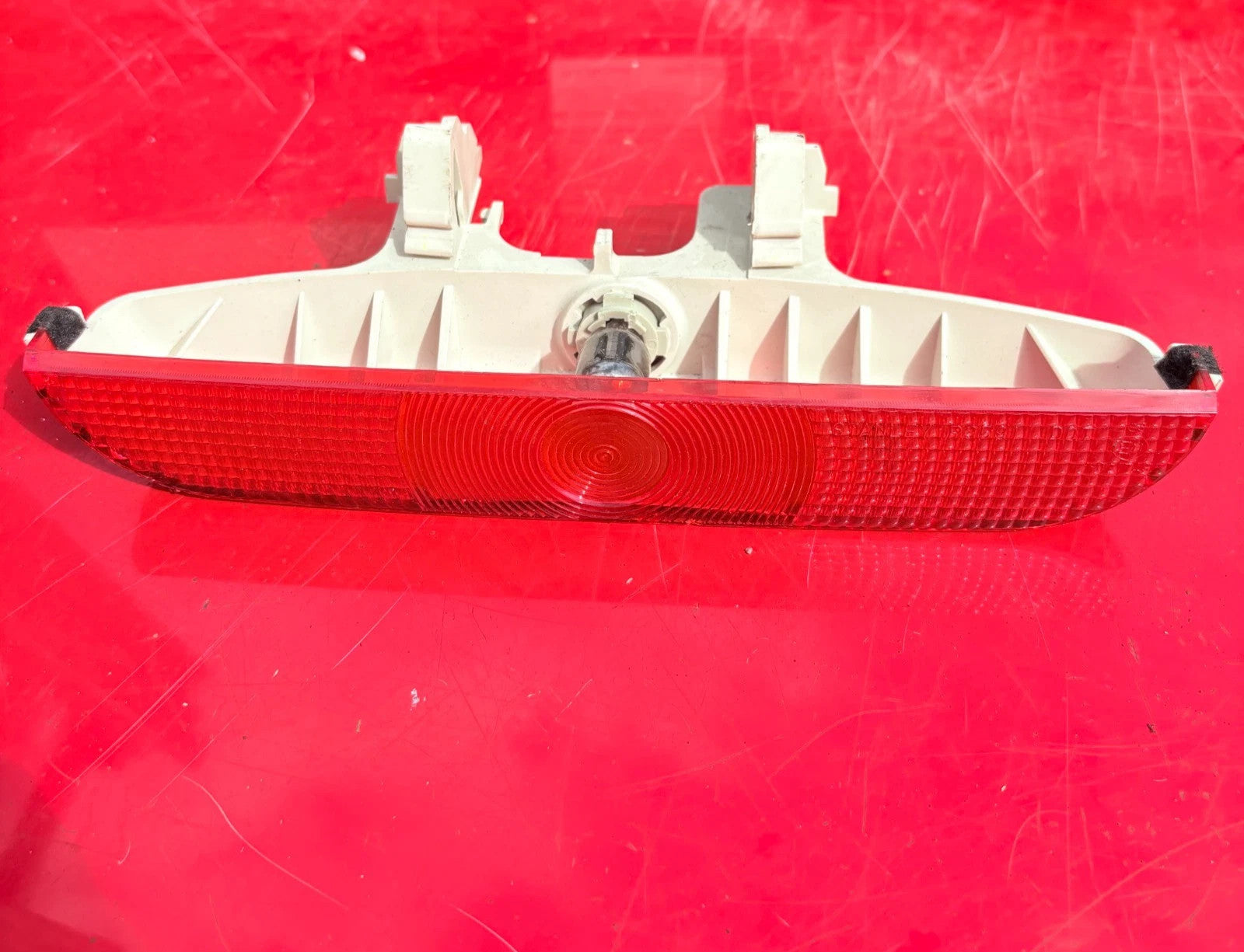 MAZDA 3 2003-2009 REAR CENTRE HIGH MOUNT THIRD BRAKE LIGHT LAMP ASSEMBLY P3591