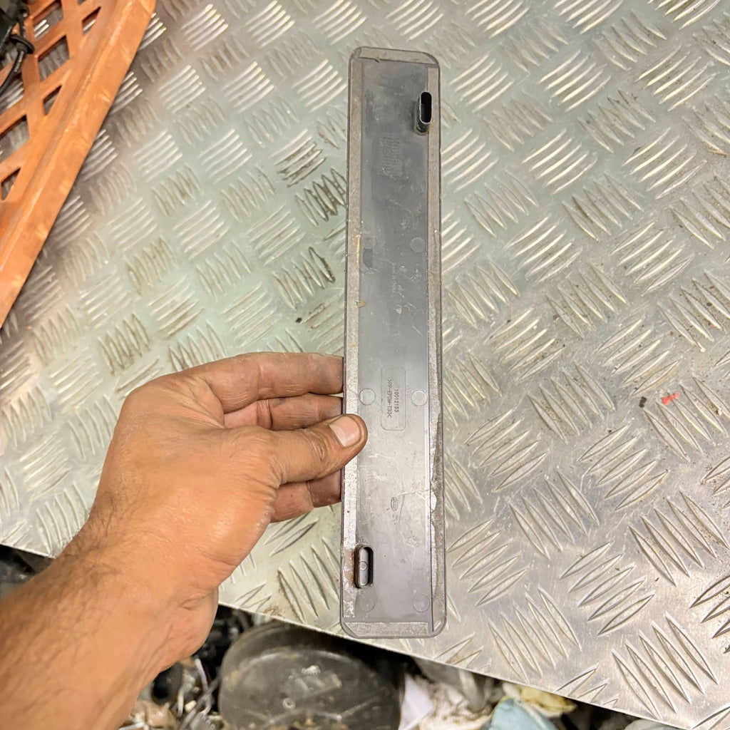 2011-16 MG6 GT MK1 Offside Driver Rear Foot Step Trim Plate 10012153