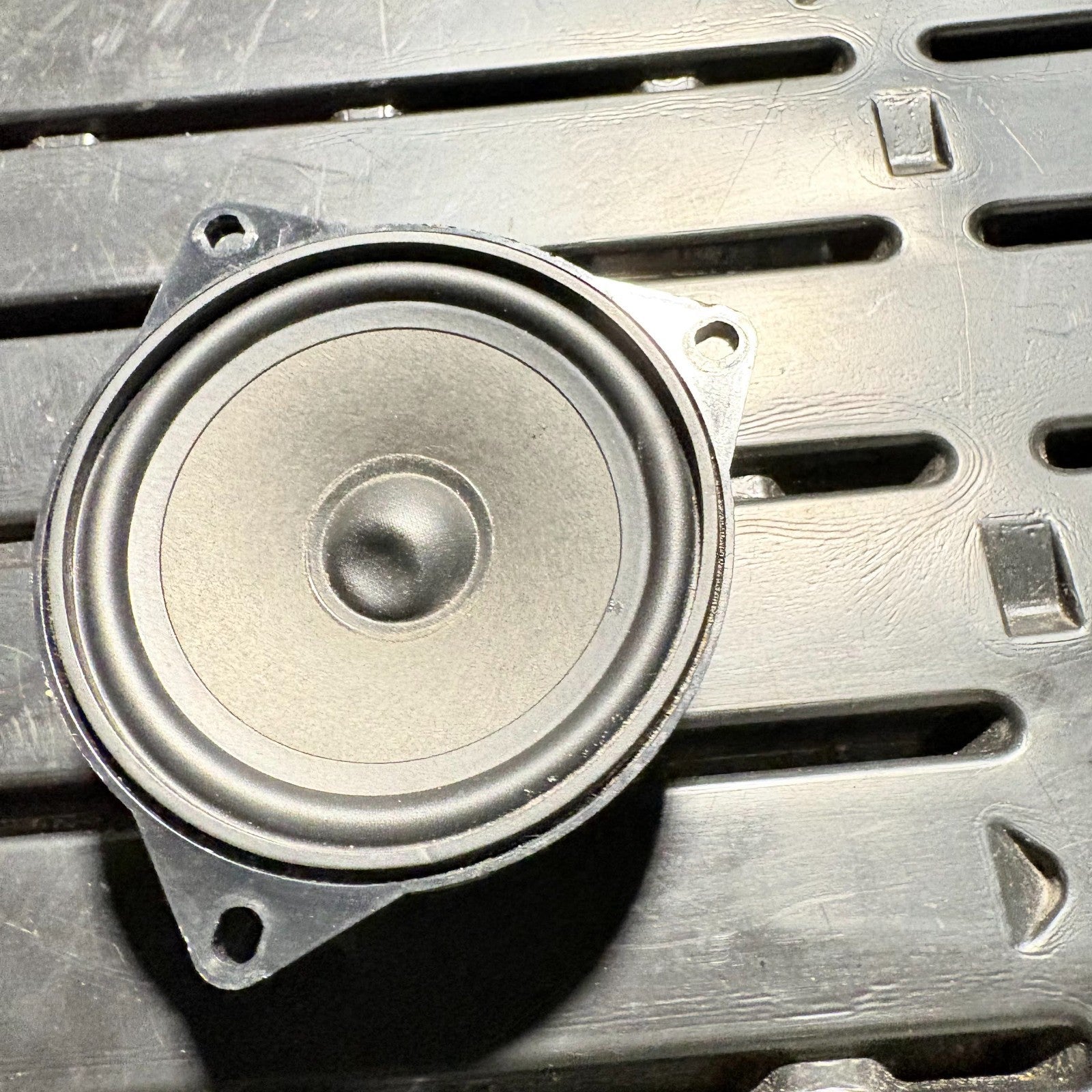 2007 MINI COOPER FRONT RIGHT DOOR SPEAKER 6513 3428196-01