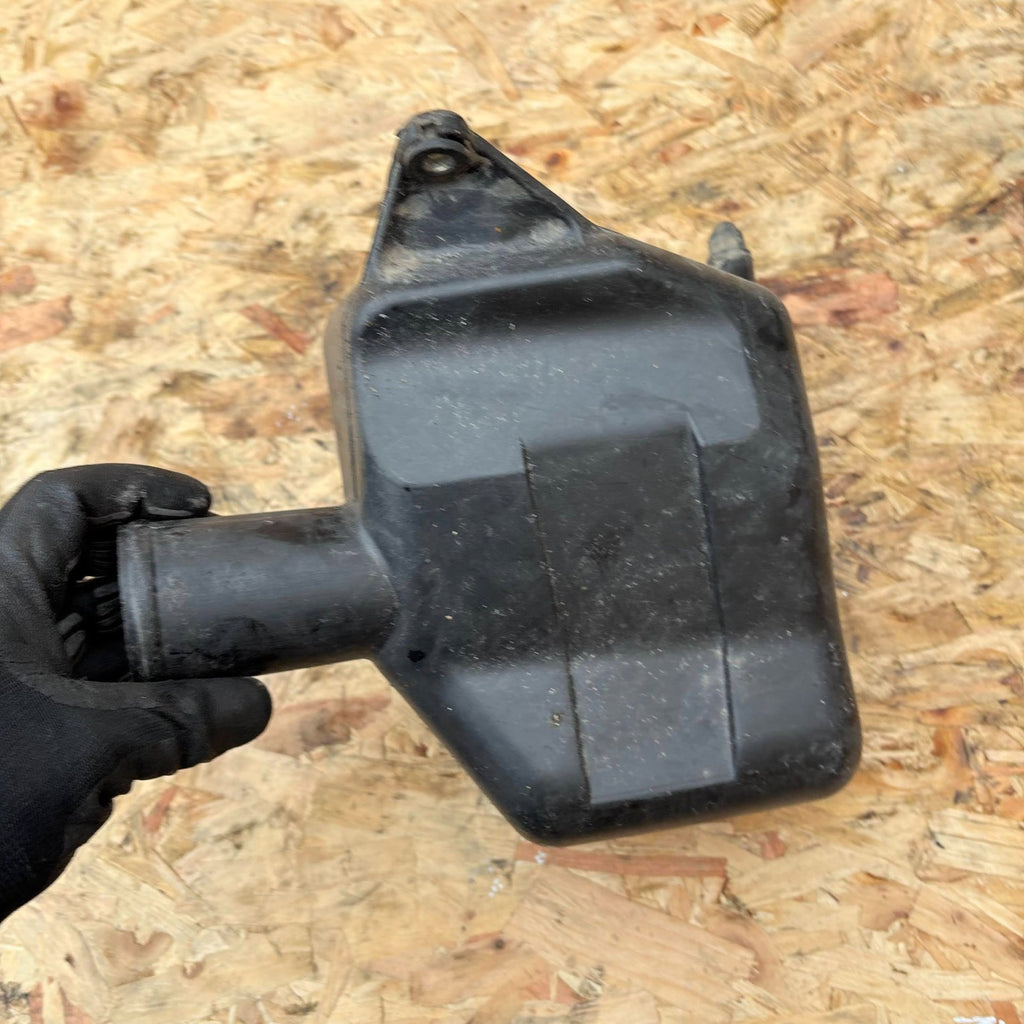 Nissan X-Trail T30 Air Box Intake Resonator 8H302 16585-8H302 2003-2007