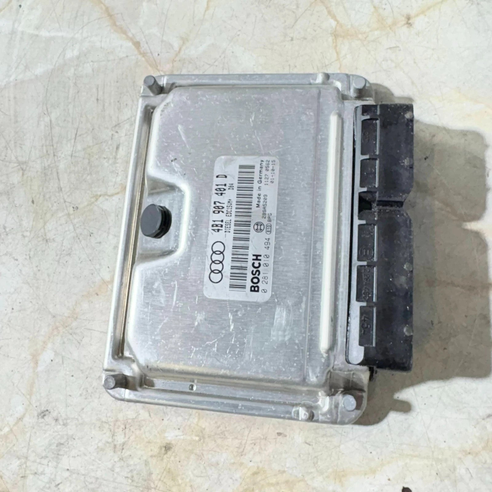 Audi A 6 2.5 TDi Engine Control Unit ECU 4B1907401 D