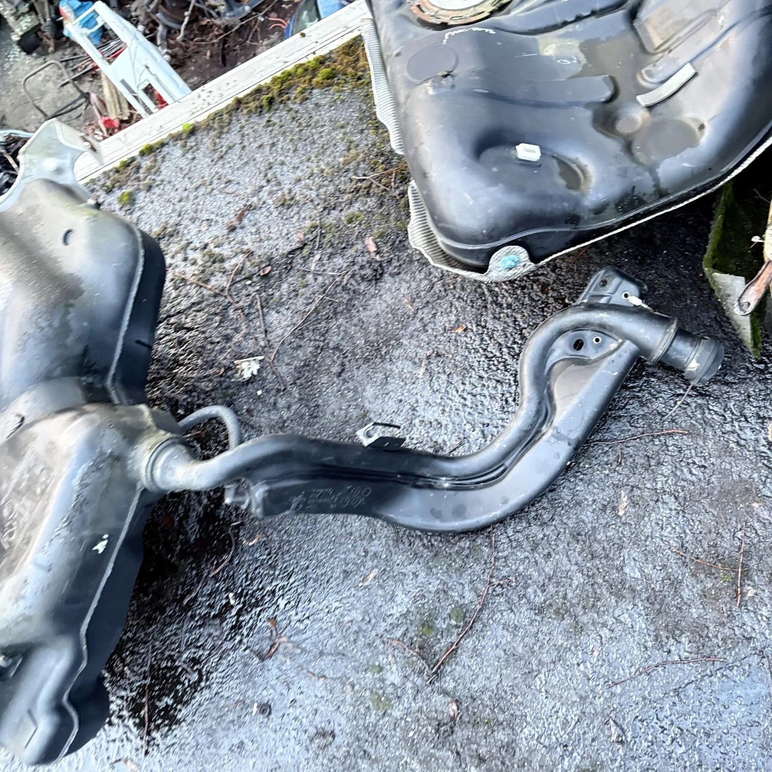 SKODA YETI FUEL TANK PETROL 1K0201085 QR