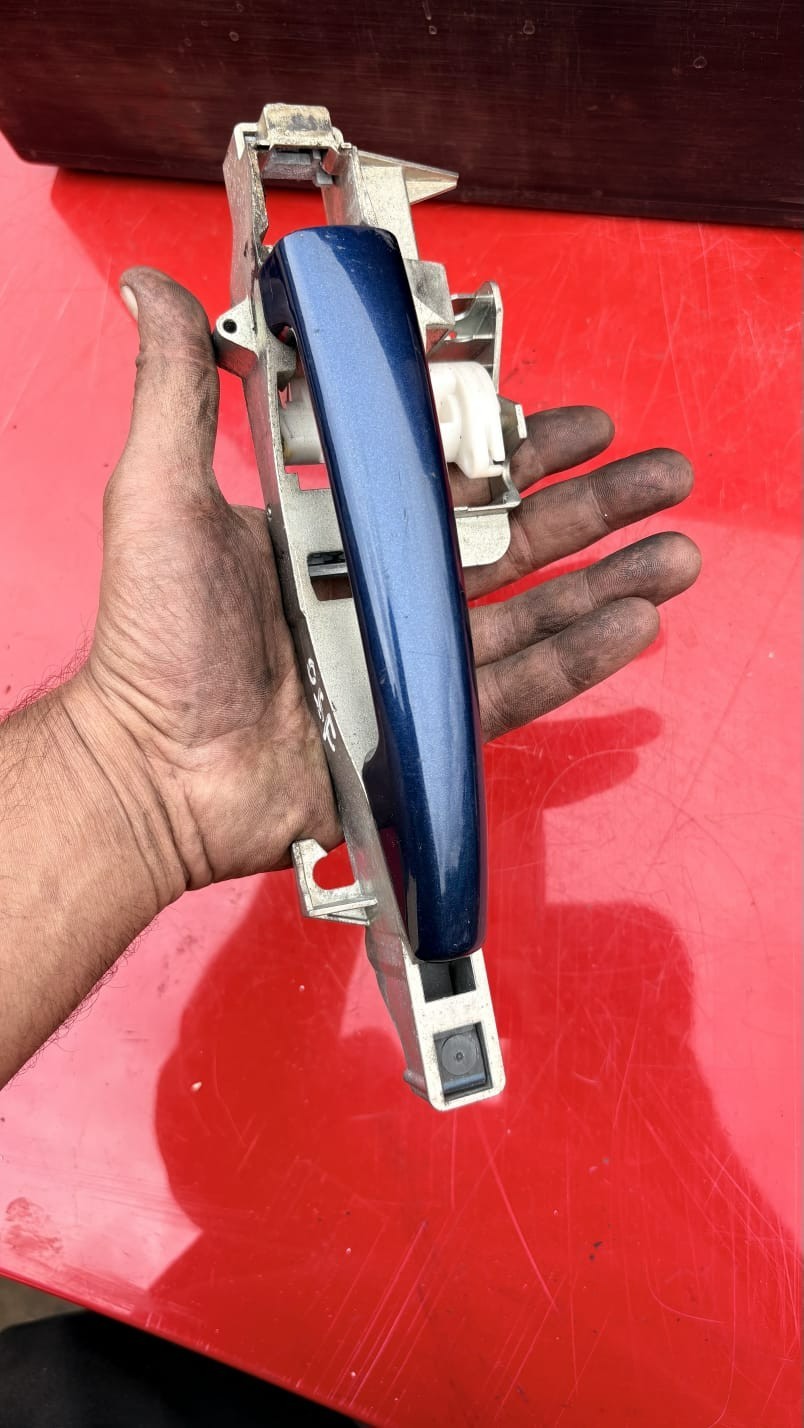Peugeot 207 Cc Driver front Exterior Handle Blue 9680168580 2006-OSF