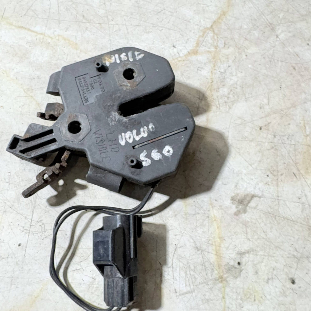 Volvo S60 2001-09 V70 XC70 2001-07 S80 1999-06 XC90 2003-14 Bonnet Lock 9483765