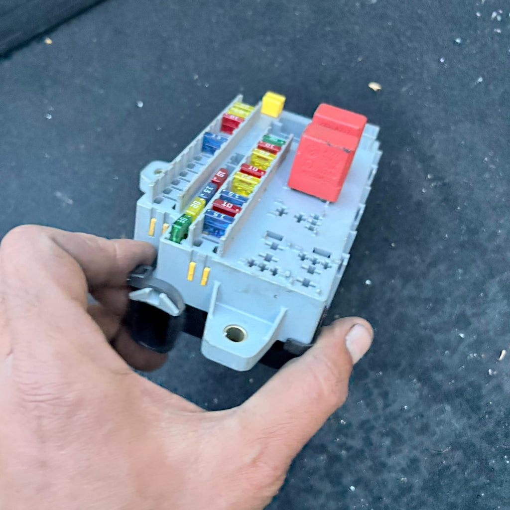 Citroen Relay/Jumper Peugeot Boxer Fiat Ducato 2002-2006 Under Dash Fuse Box