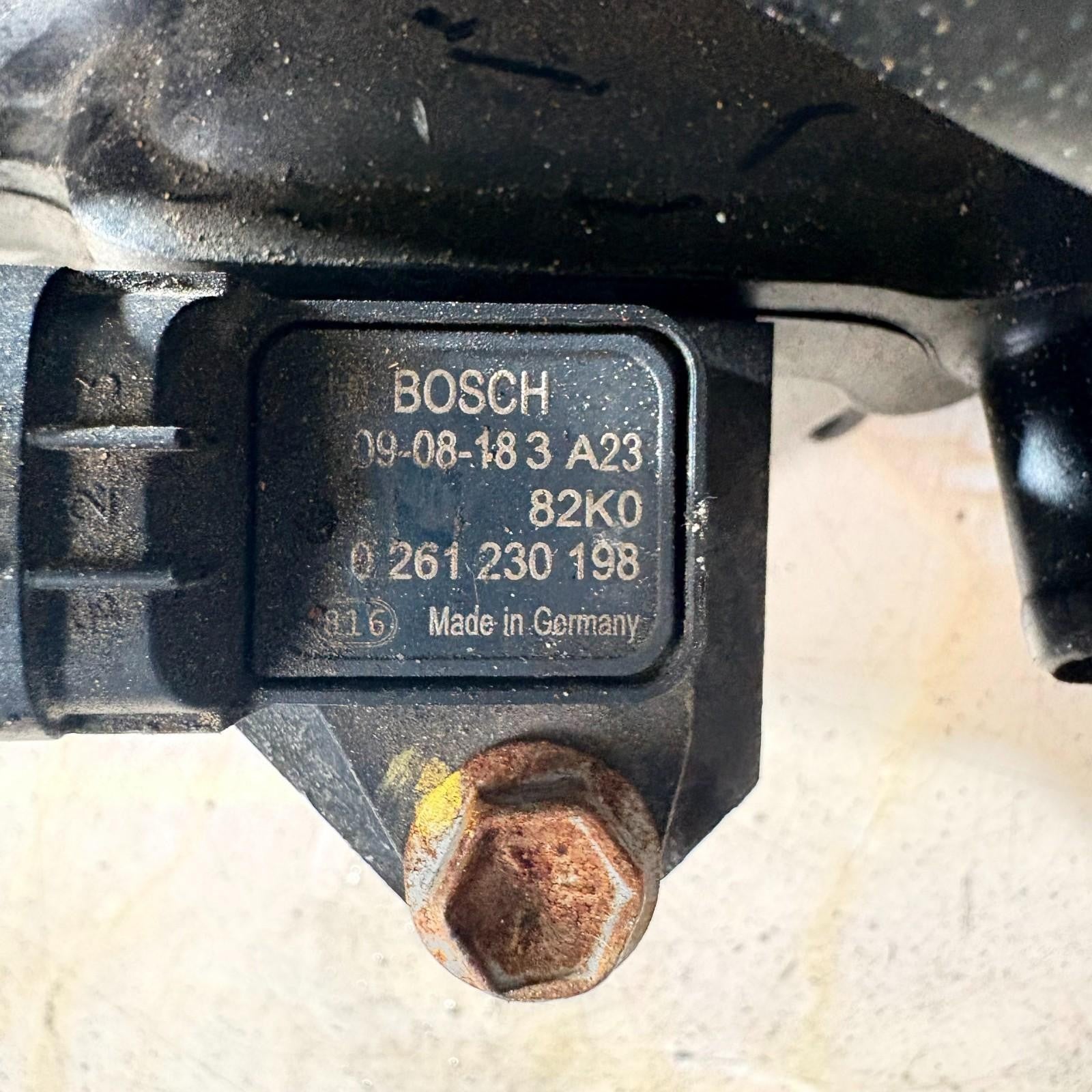 Suzuki Alto Inlet Manifold with  Sensor 2011 0 261 230 198