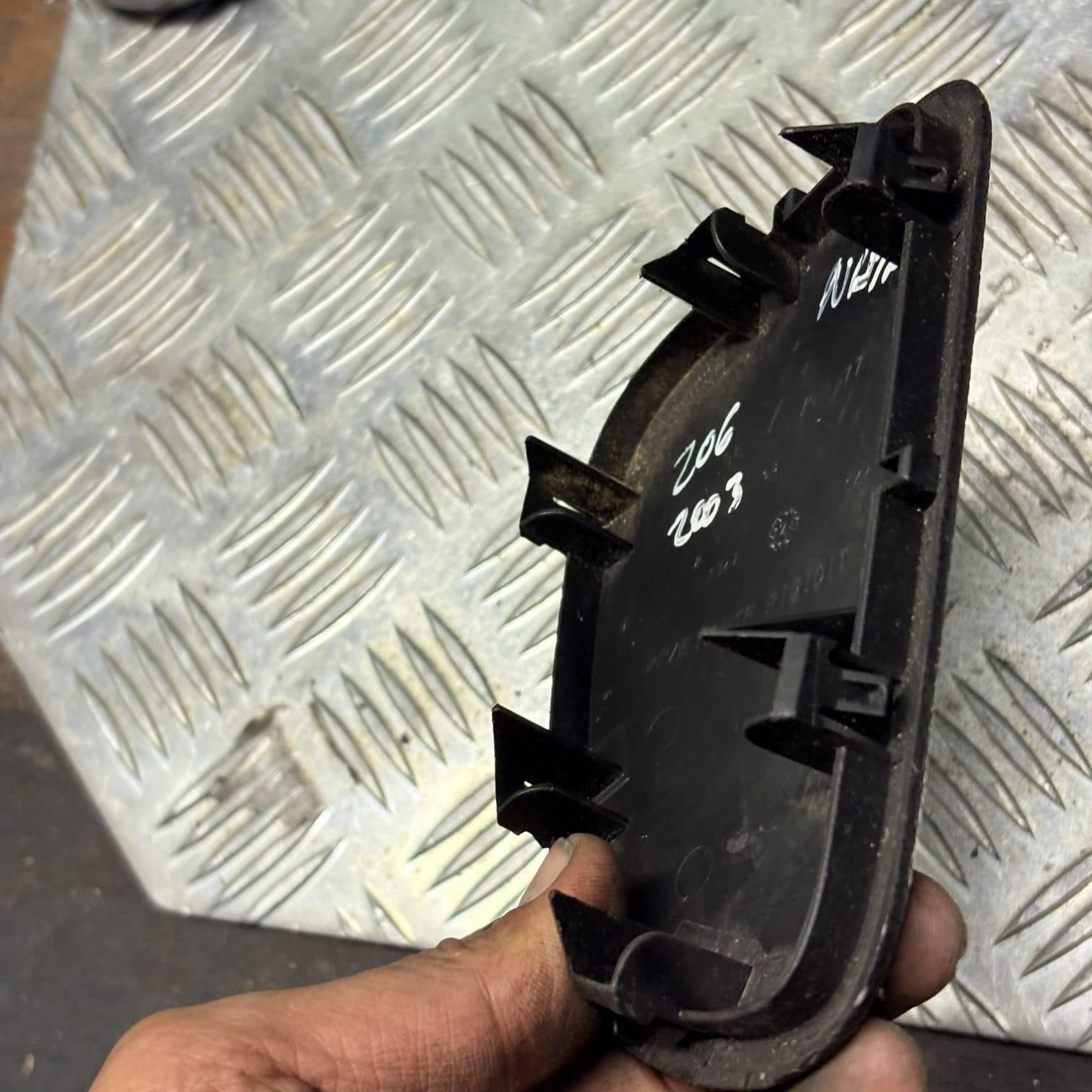 PEUGEOT 206CC 2006 PASSENGER SIDE NEARSIDE DASH END TRIMCOVER 9624270877