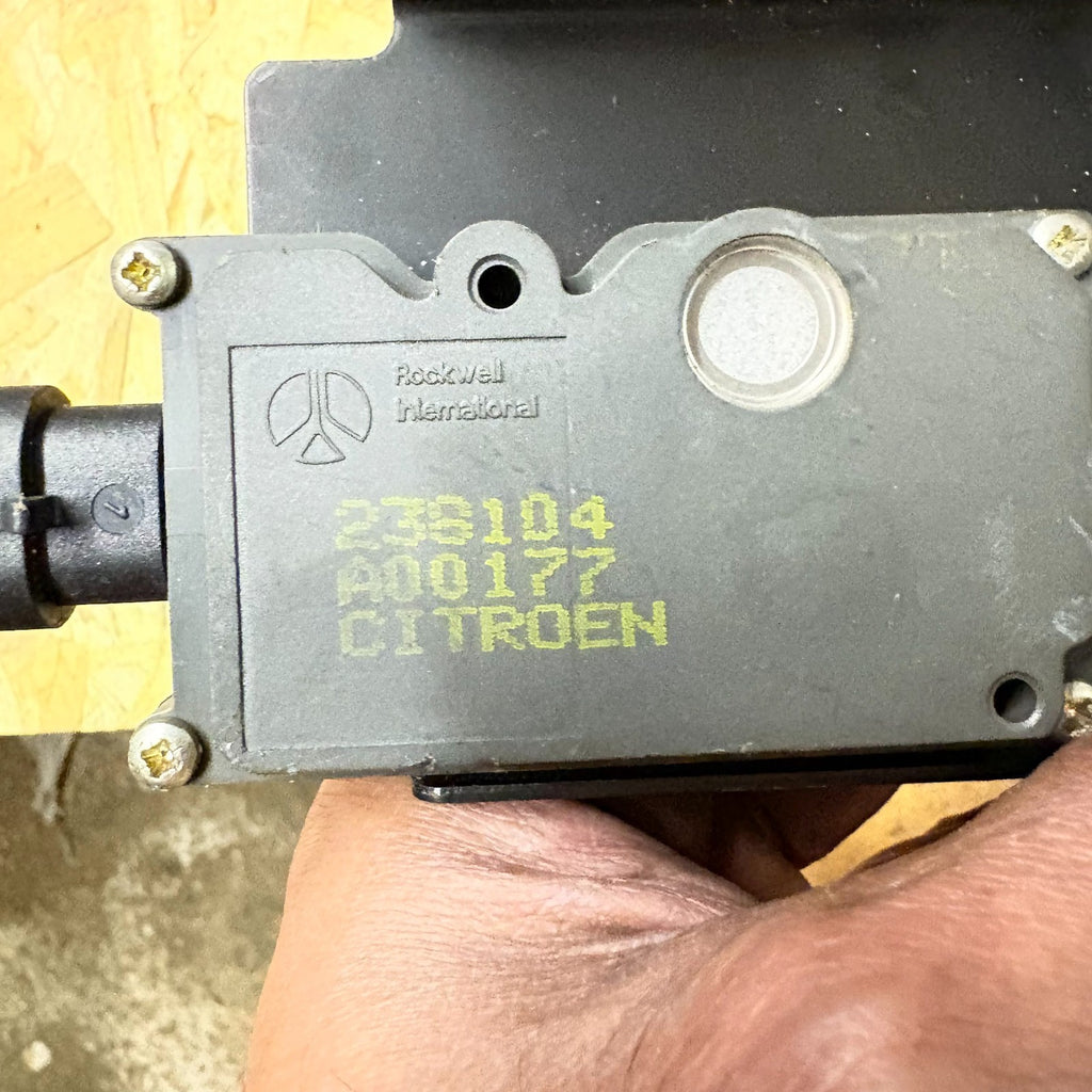 Citroen C5 2005 Tailgate window boot lock latch motor A00177