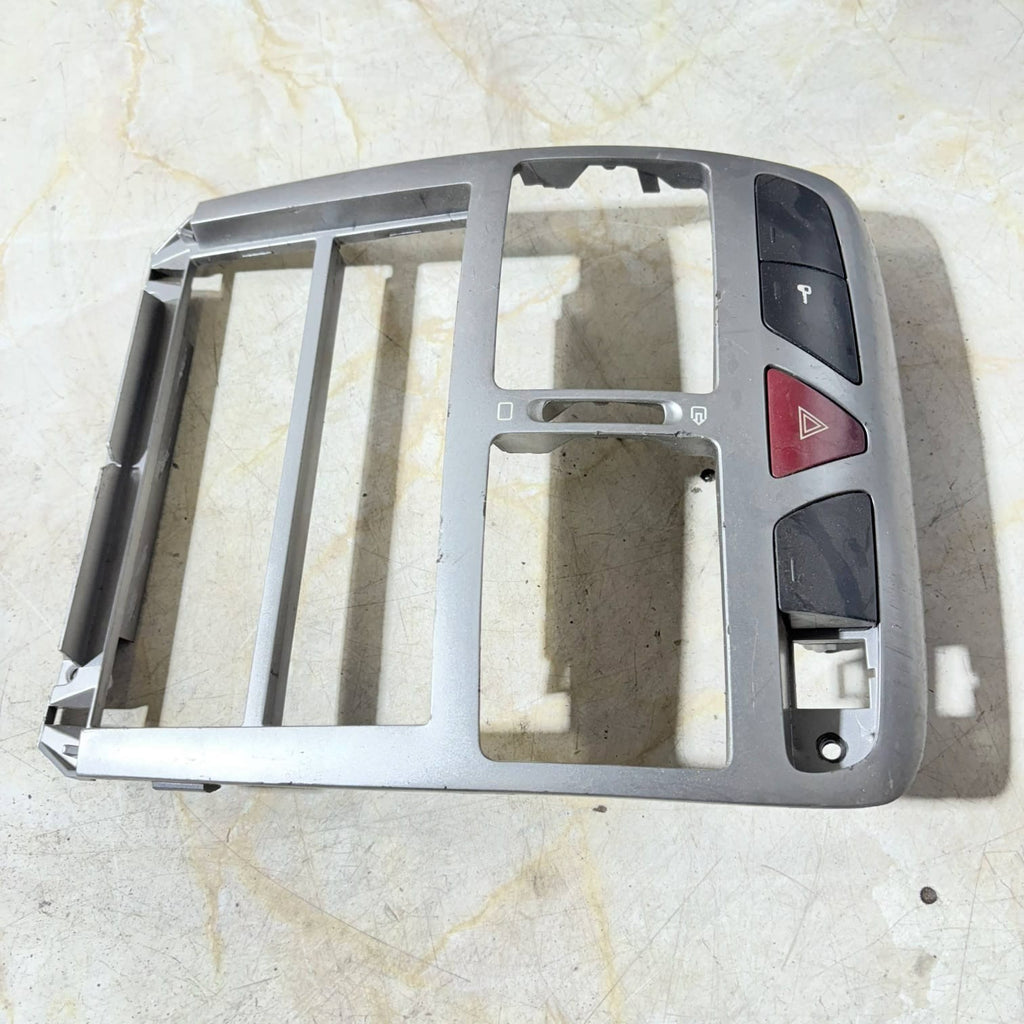PEUGEOT 307 Break 3E Center Console Air Vent 9634505077 2.0 Diesel 66kw 22693287