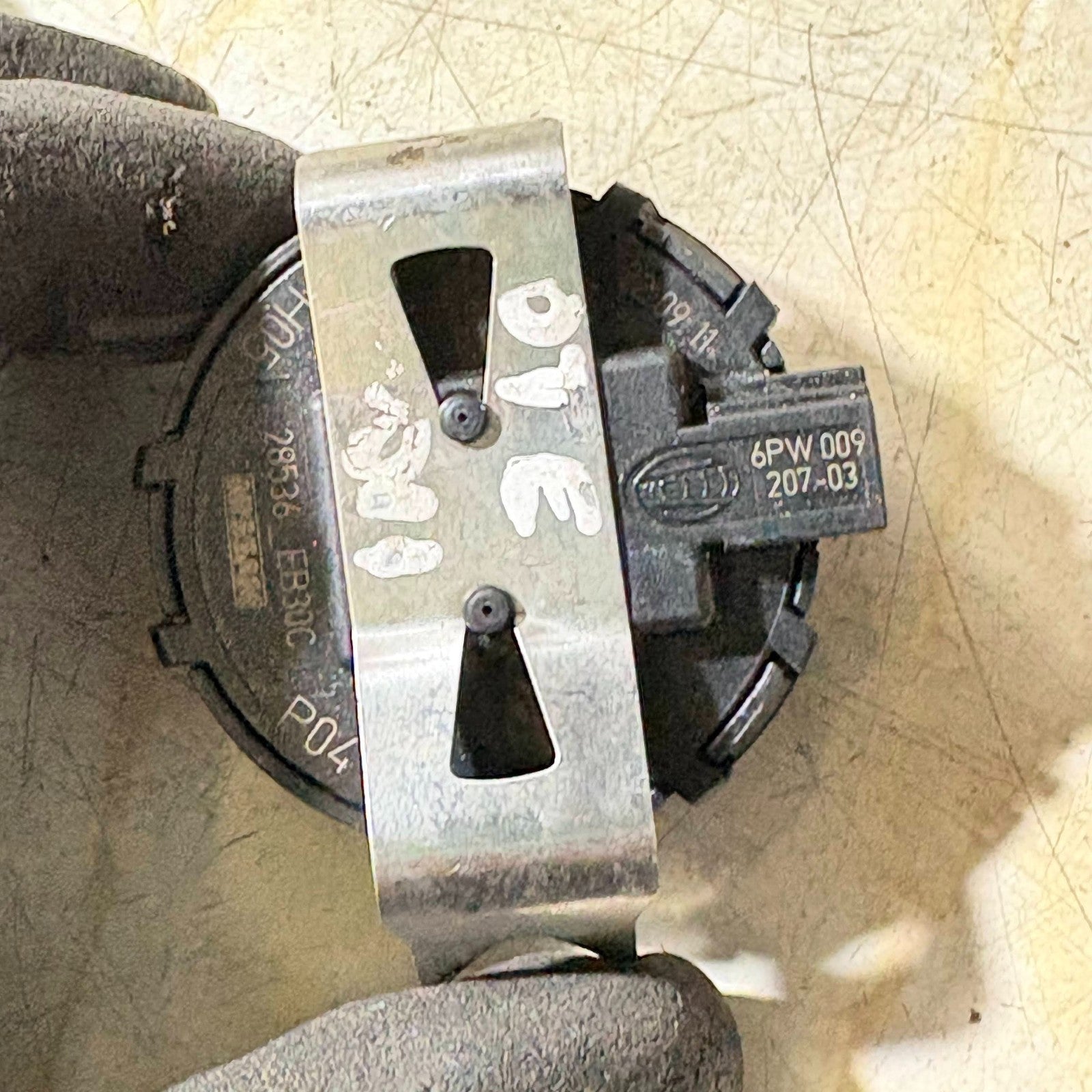 28536-EB30C Nissan Note 2011 Windscreen Rain and Light Solar Sensor