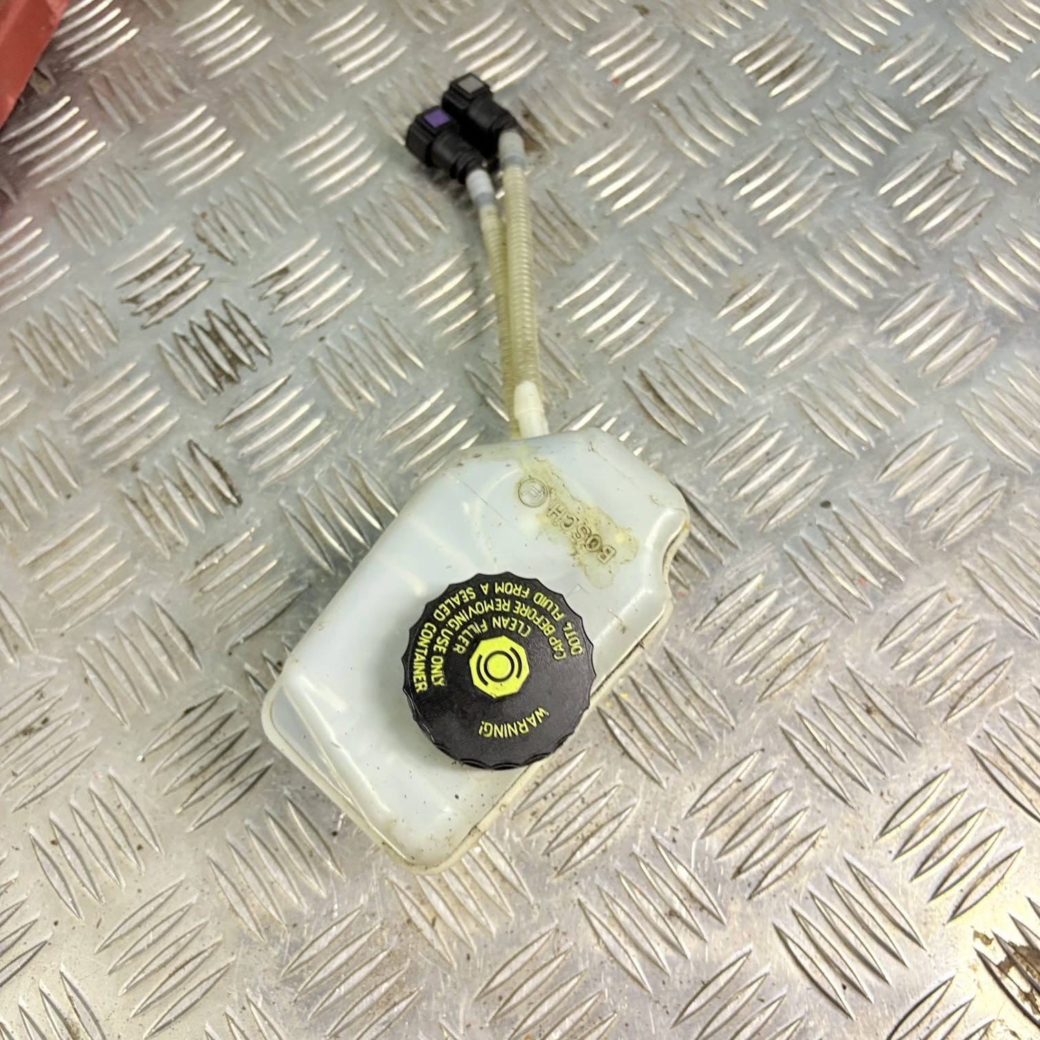 2007 VAUXHALL CORSA MK3 BRAKE FLUID BOTTLE TANK RESERVOIR 0204051244