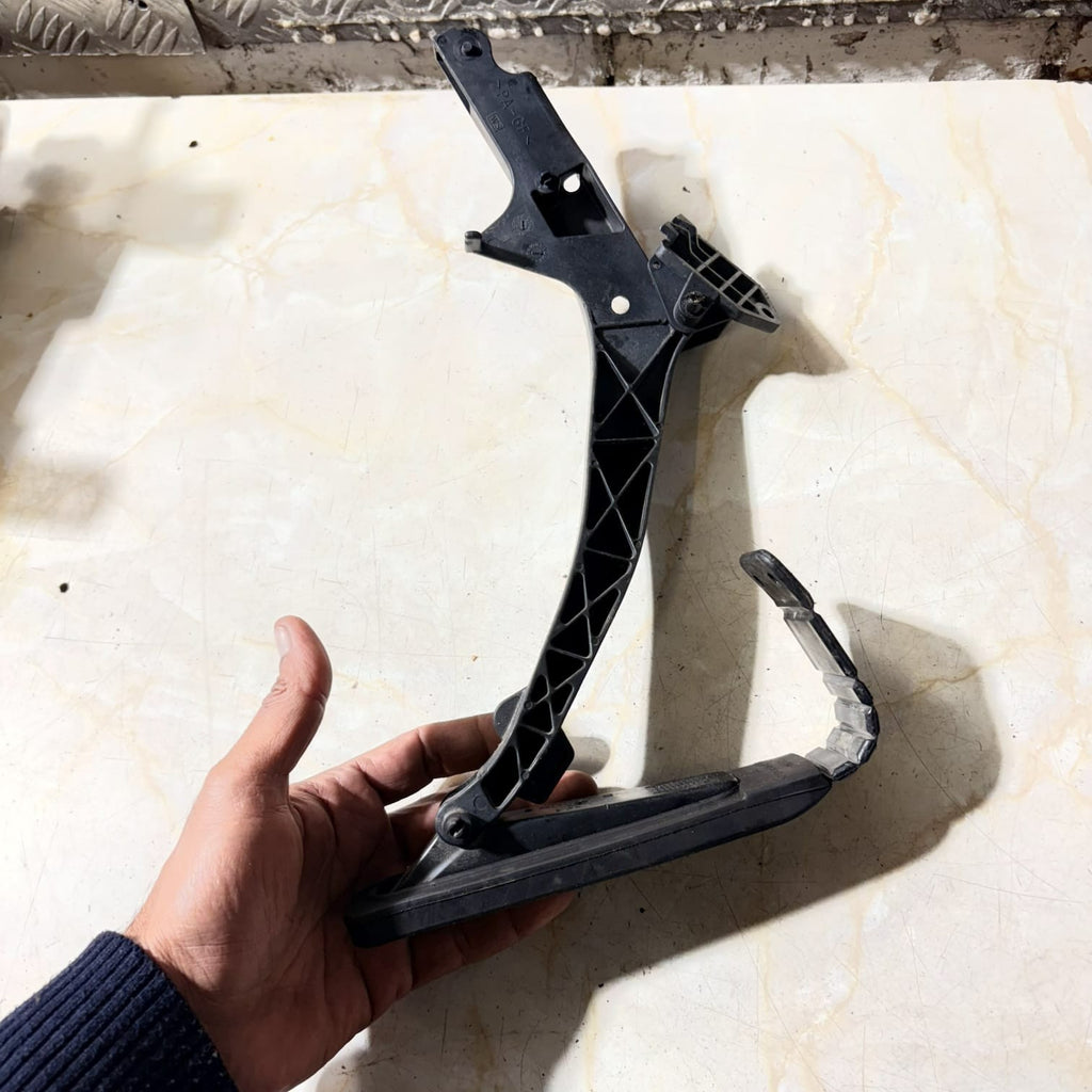 Mercedes E Class Accelerator Throttle Pedal 1243011320 W210 2.3 Petrol