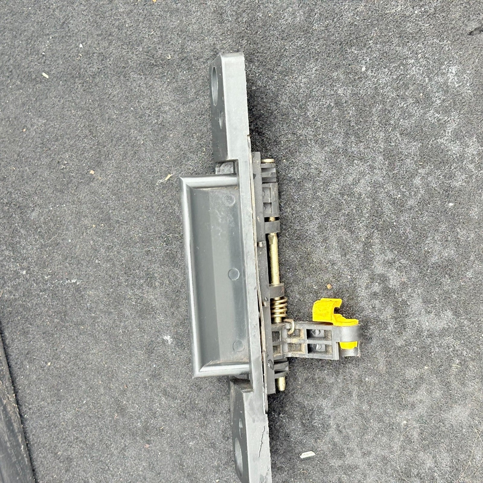 Kia Sorento Tailgate HandleGENUINE