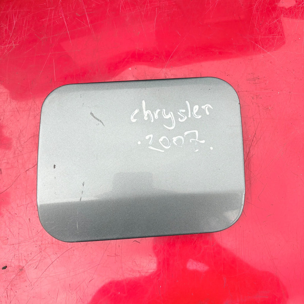 Fuel door Gas cover Tank cap (FUEL FILLER FLAP) for Chrysler 2007