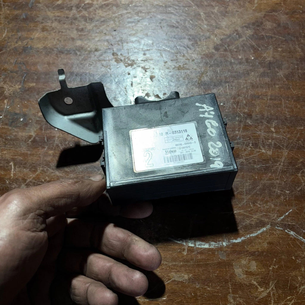 Toyota Aygo Peugeot 108 Citroen C1 2014-22 Door Control Module Unit 89740-0H04D