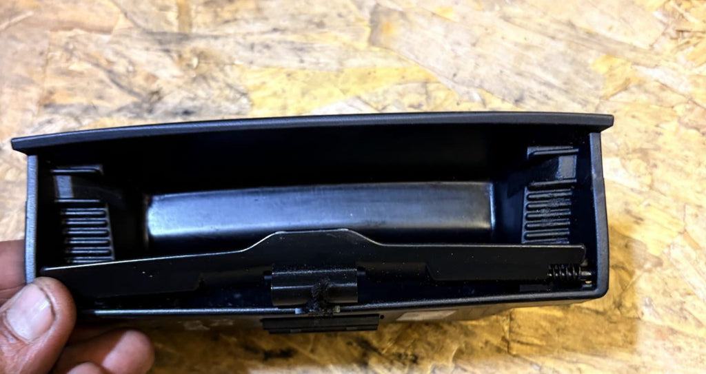 Toyota Corolla E12 2.0 D-4D 85kw 2004 Front Dash Ashtray Storage